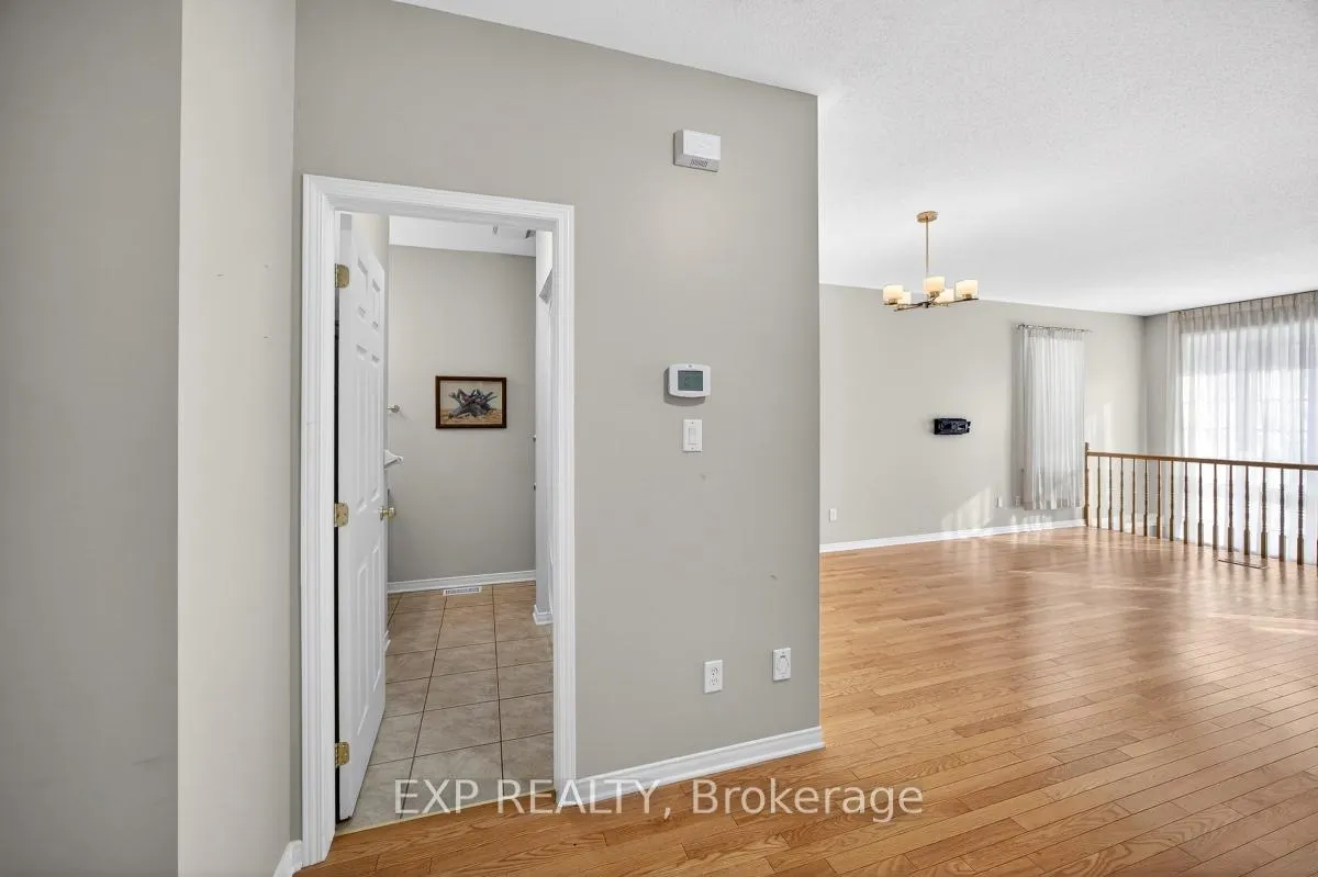 Photo 20 of 215 Cairnsmore Circle, Ottawa, Barrhaven - Stonebridge — HOMEH