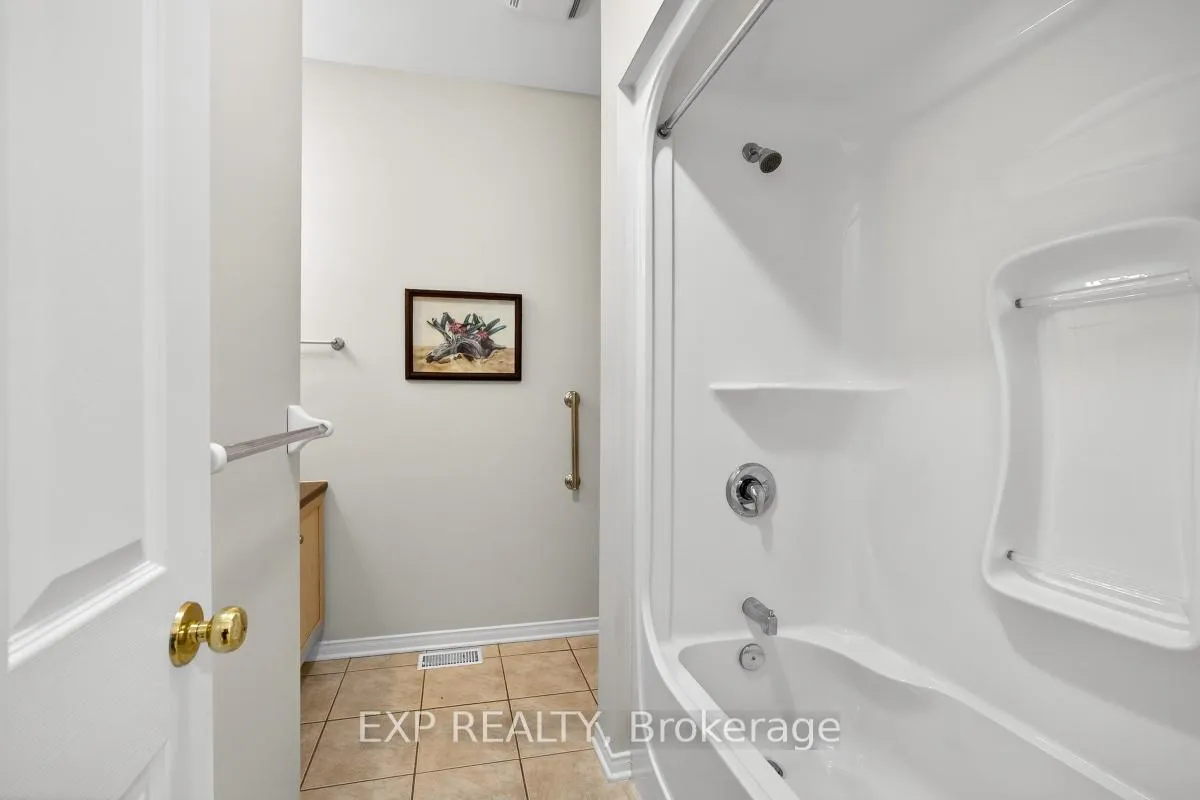 Photo 21 of 215 Cairnsmore Circle, Ottawa, Barrhaven - Stonebridge — HOMEH