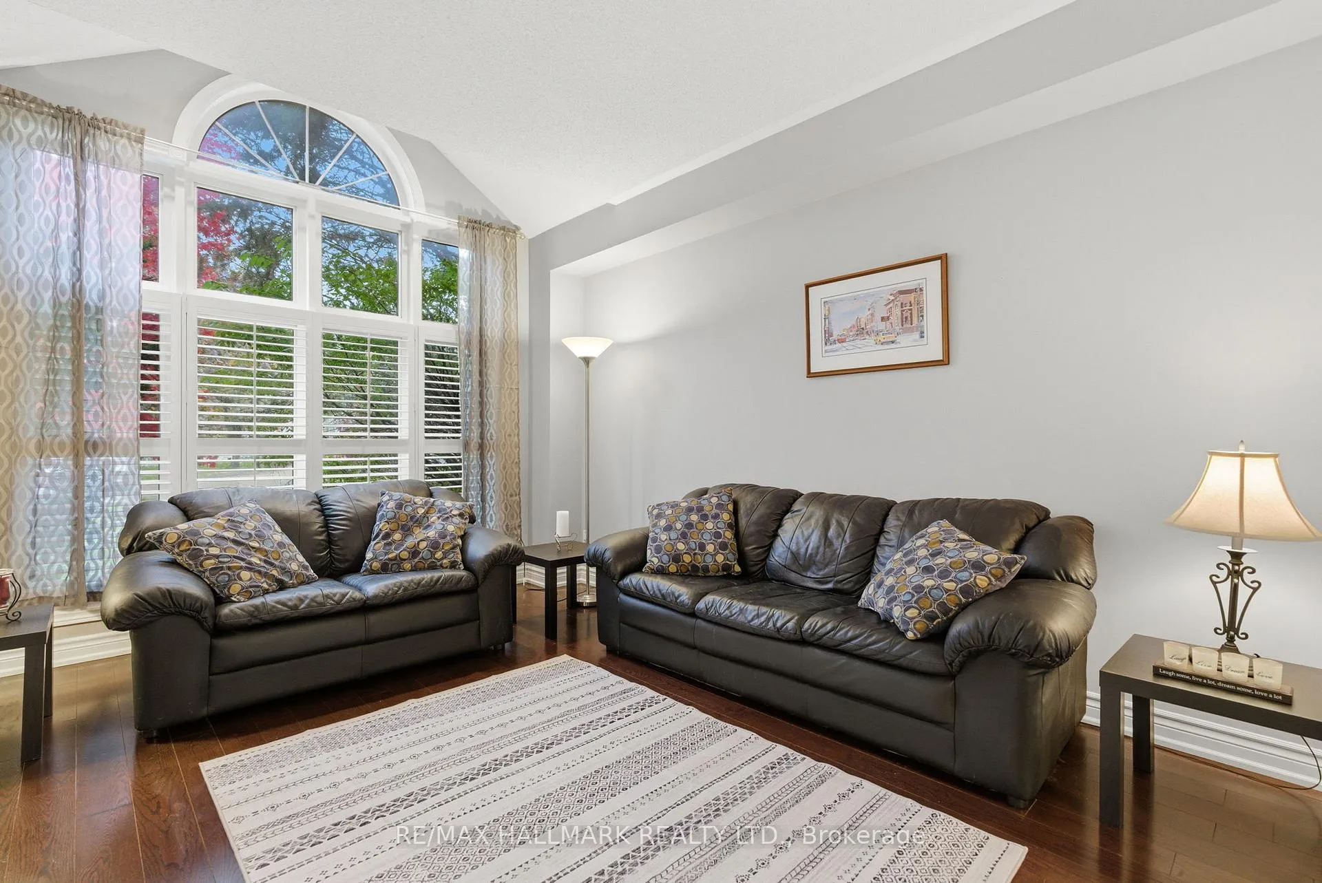 Photo 4 of 897 Oberland Drive, Oshawa, Pinecrest — HOMEH