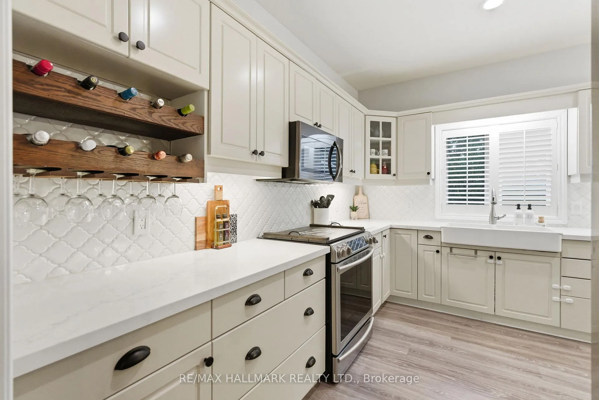 Photo 7 of 897 Oberland Drive, Oshawa, Pinecrest — HOMEH