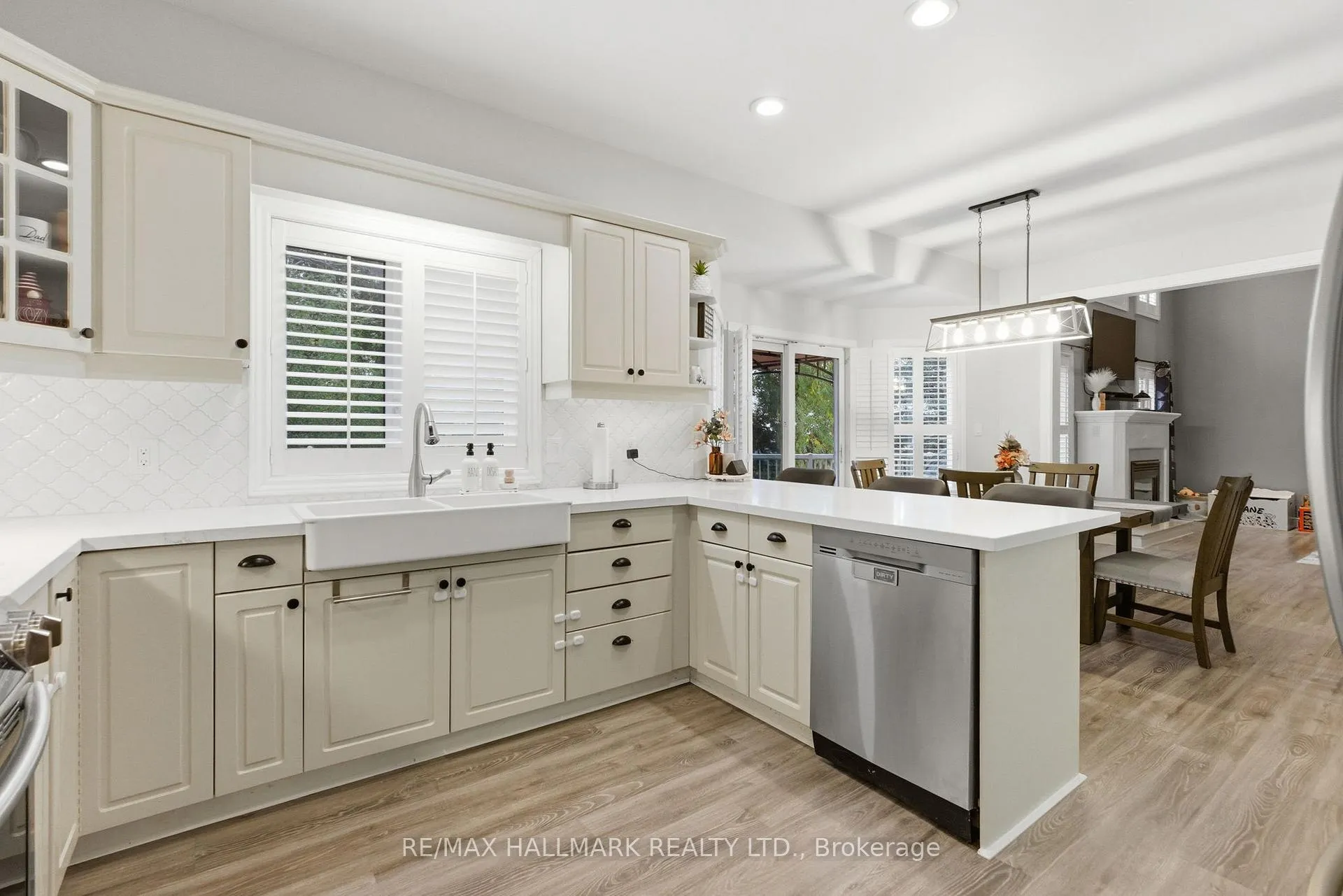 Photo 8 of 897 Oberland Drive, Oshawa, Pinecrest — HOMEH
