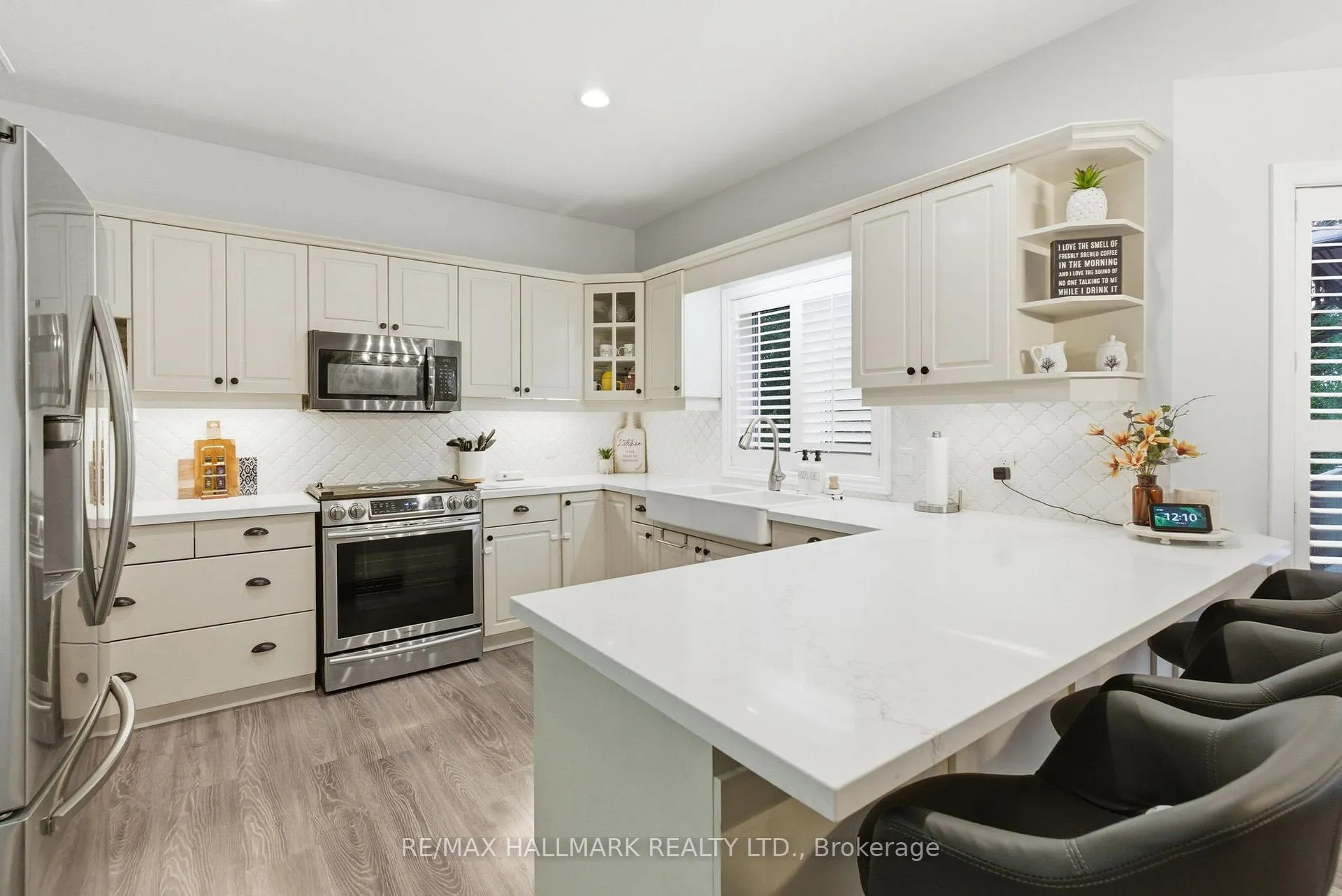Photo 10 of 897 Oberland Drive, Oshawa, Pinecrest — HOMEH