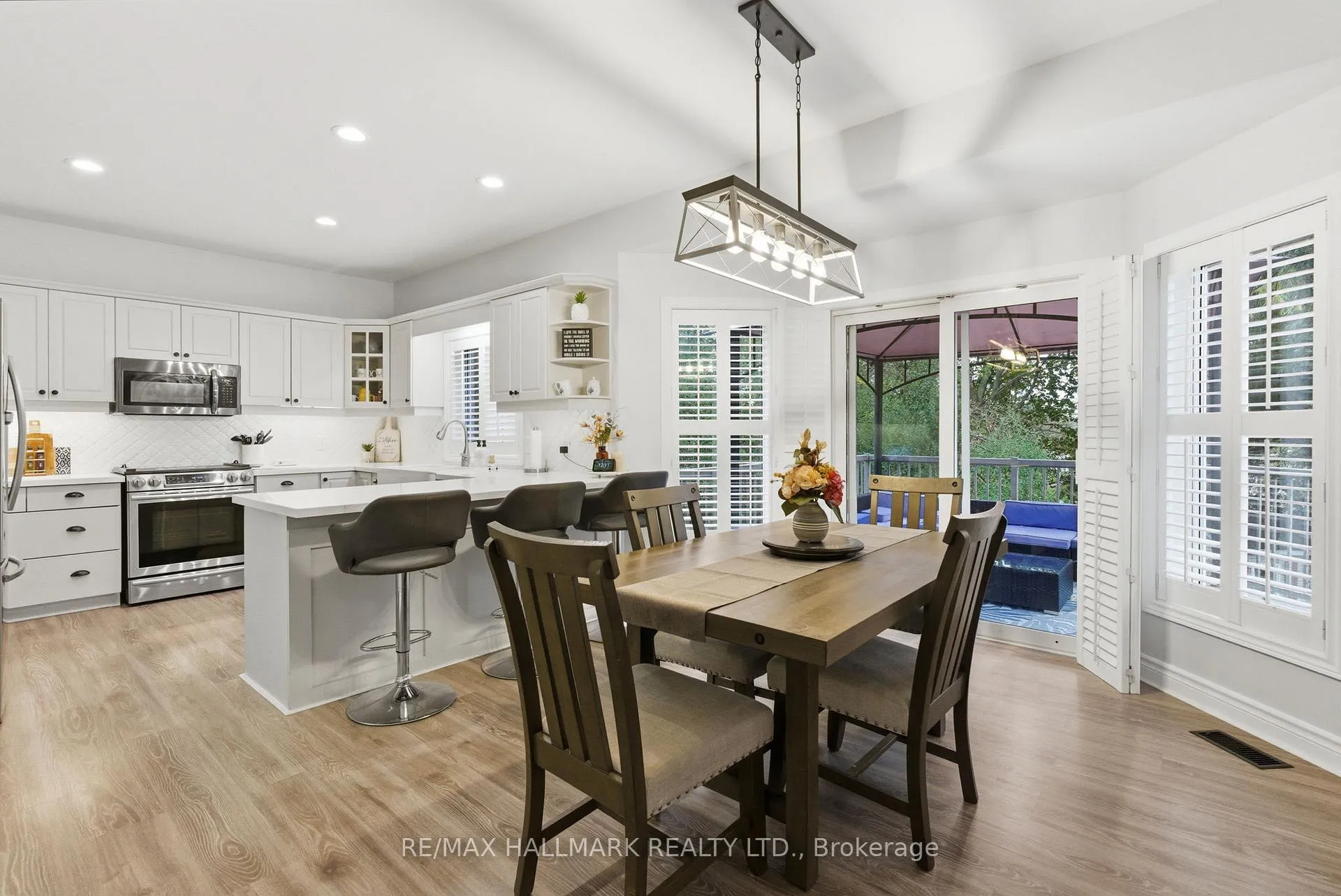 Photo 12 of 897 Oberland Drive, Oshawa, Pinecrest — HOMEH