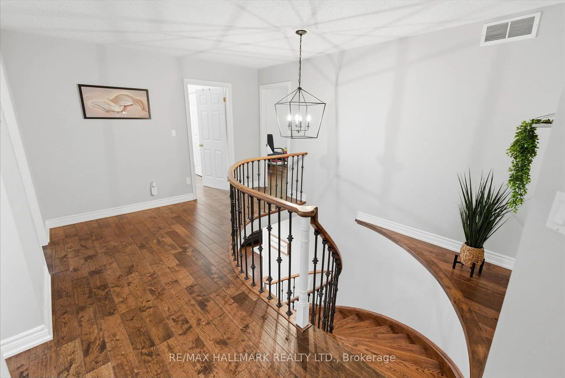 Photo 19 of 897 Oberland Drive, Oshawa, Pinecrest — HOMEH