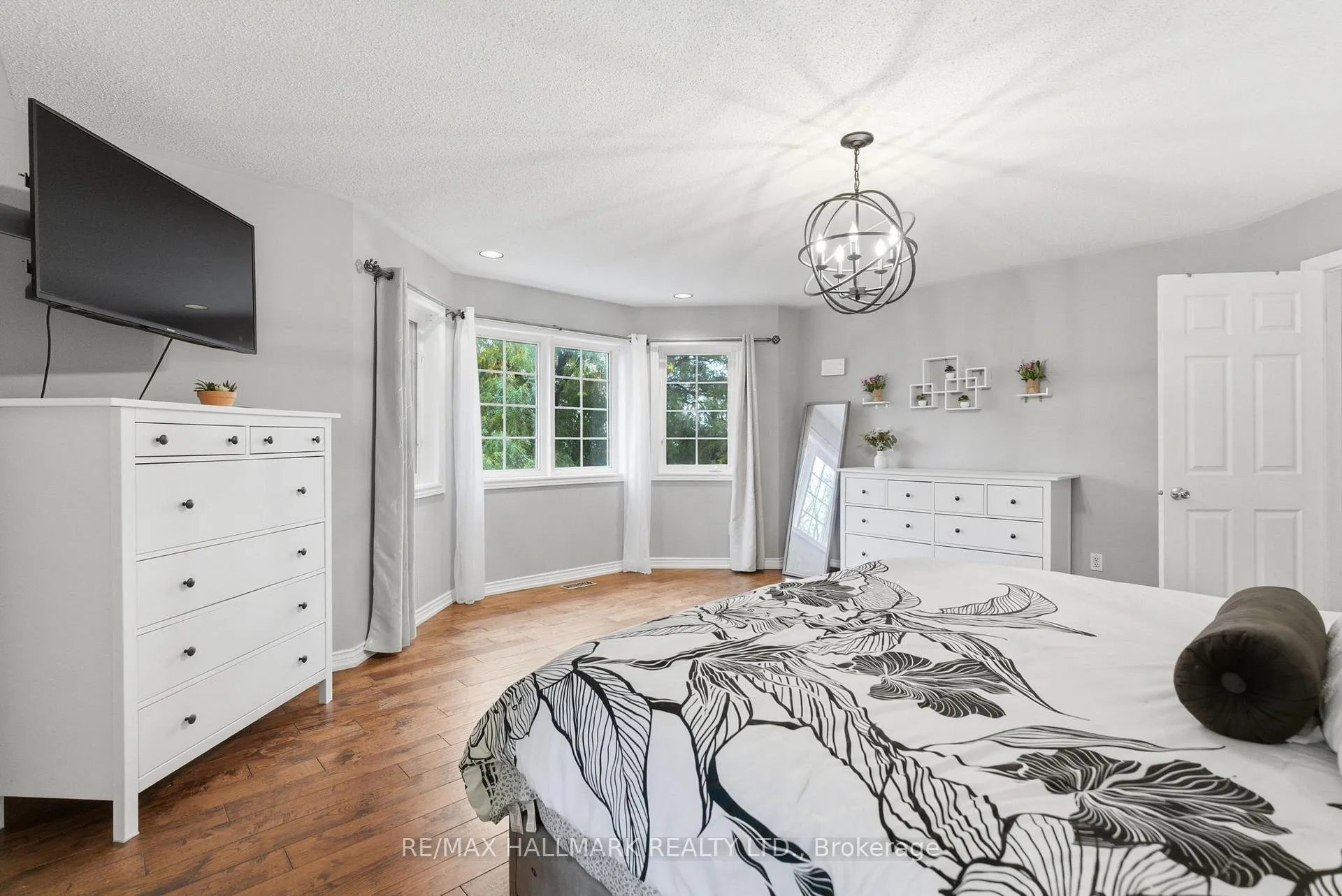 Photo 22 of 897 Oberland Drive, Oshawa, Pinecrest — HOMEH