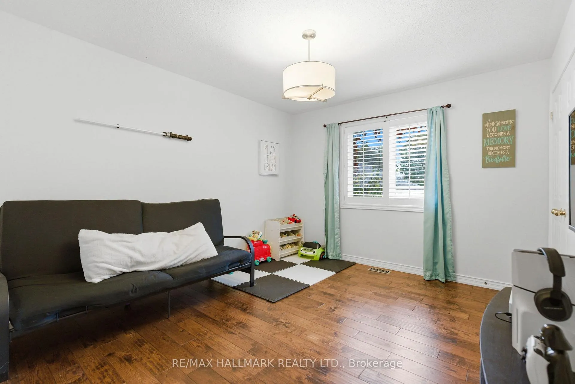 Photo 31 of 897 Oberland Drive, Oshawa, Pinecrest — HOMEH