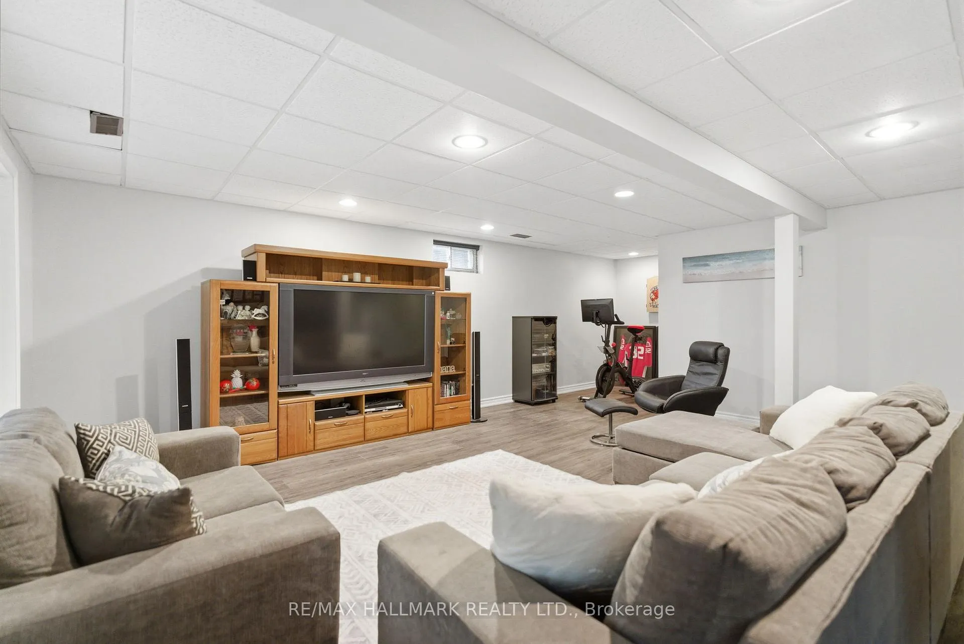 Photo 37 of 897 Oberland Drive, Oshawa, Pinecrest — HOMEH