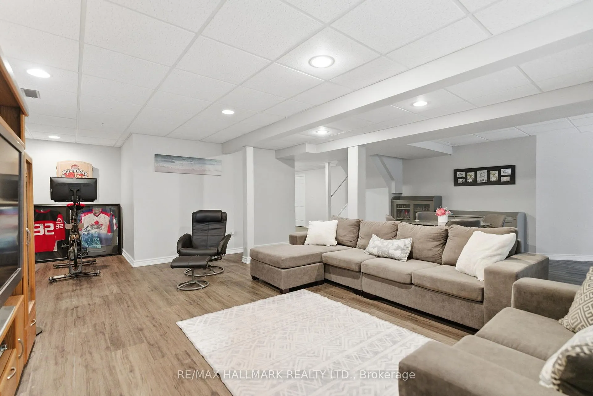 Photo 38 of 897 Oberland Drive, Oshawa, Pinecrest — HOMEH