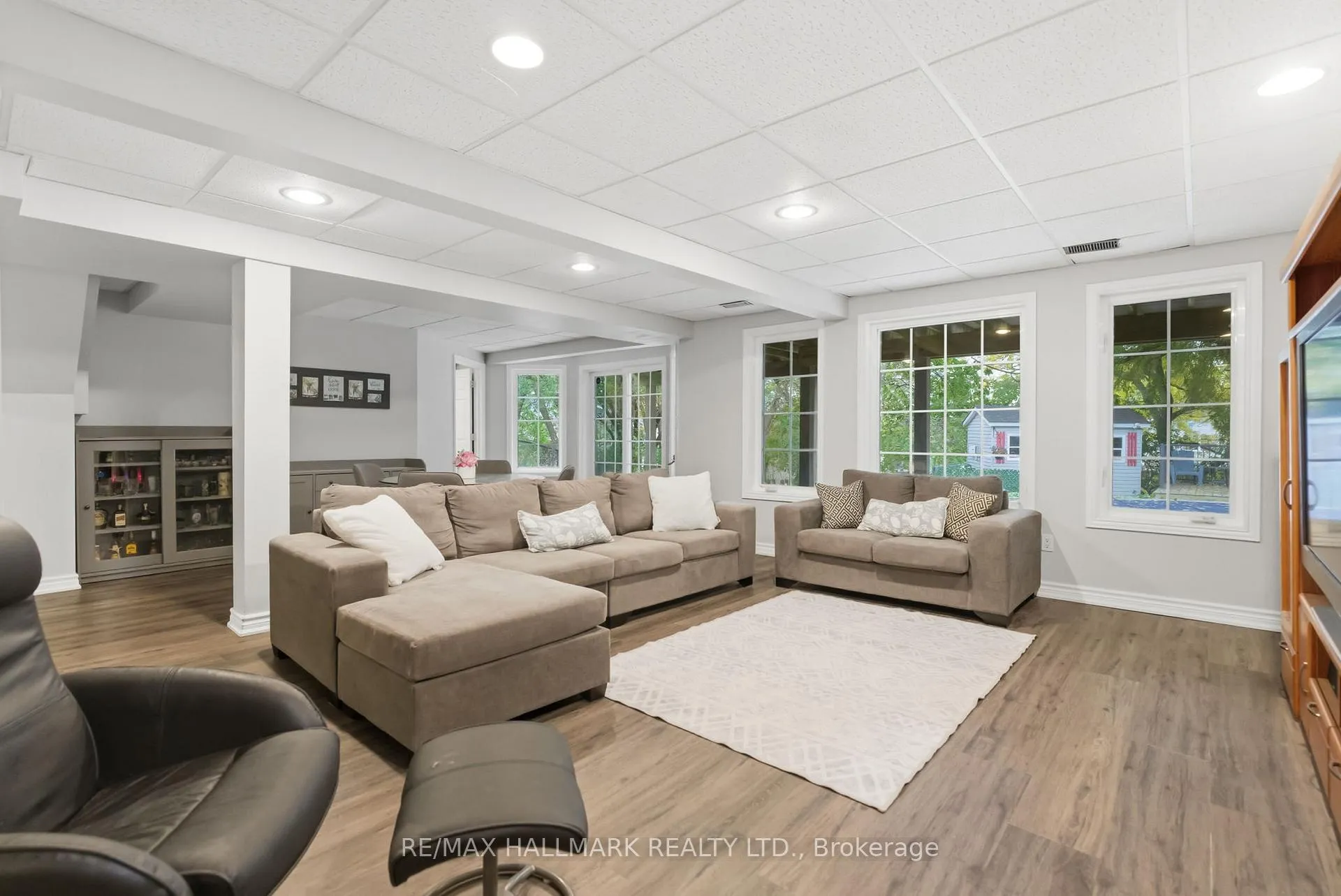 Photo 39 of 897 Oberland Drive, Oshawa, Pinecrest — HOMEH