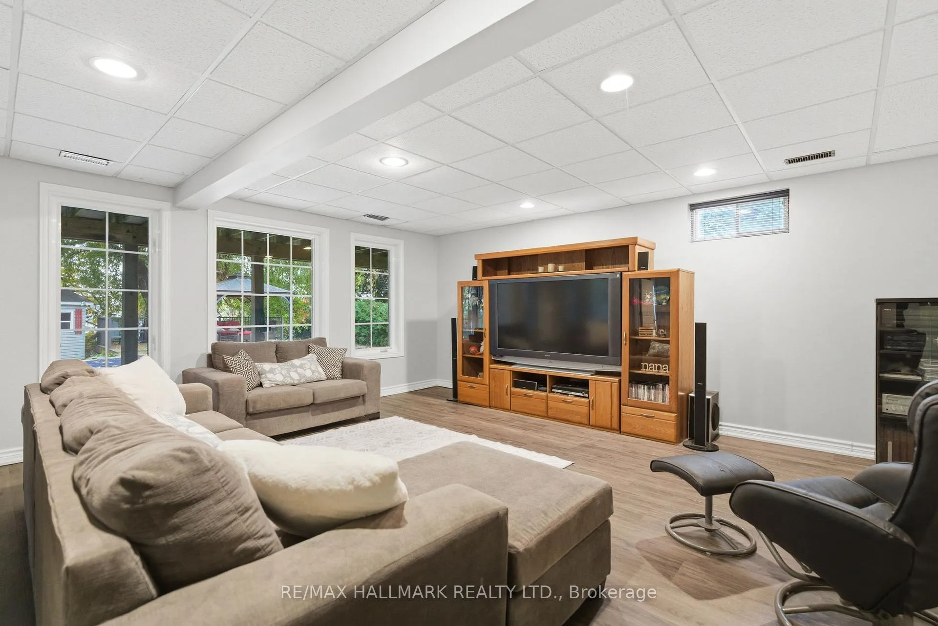 Photo 42 of 897 Oberland Drive, Oshawa, Pinecrest — HOMEH