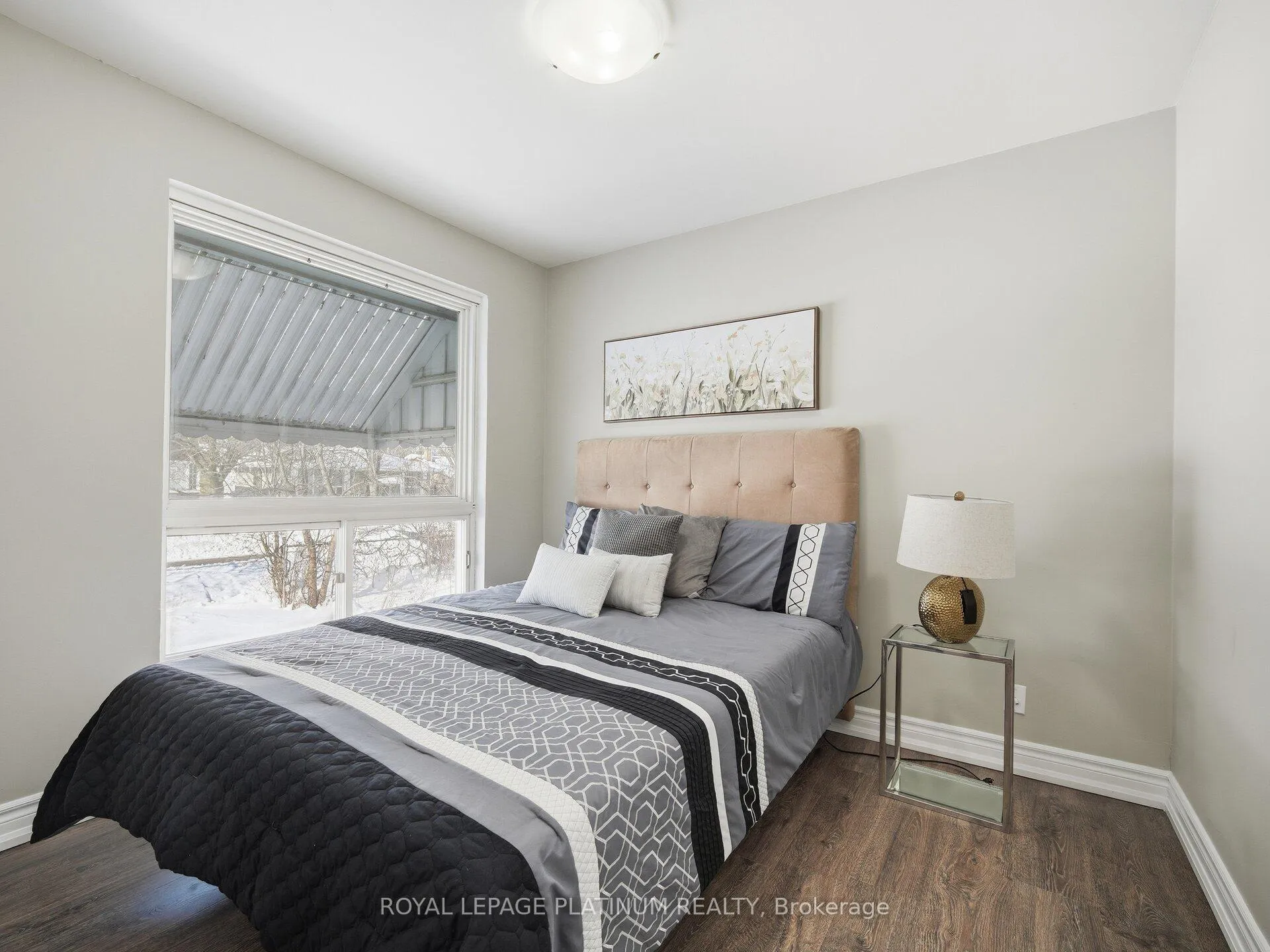 Photo 9 of 33 Campbell Drive, Brampton, Northwood Park — HOMEH