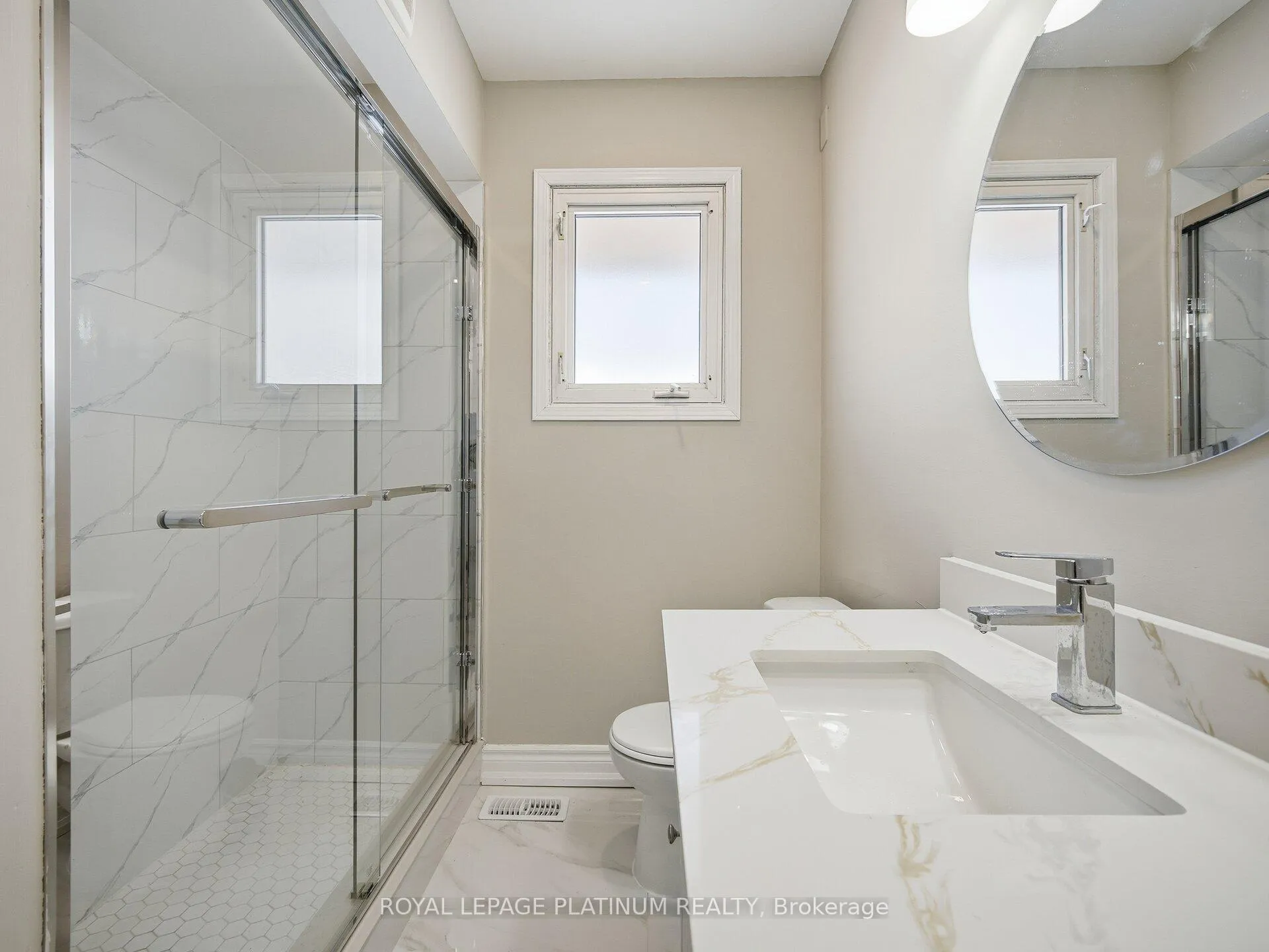 Photo 10 of 33 Campbell Drive, Brampton, Northwood Park — HOMEH