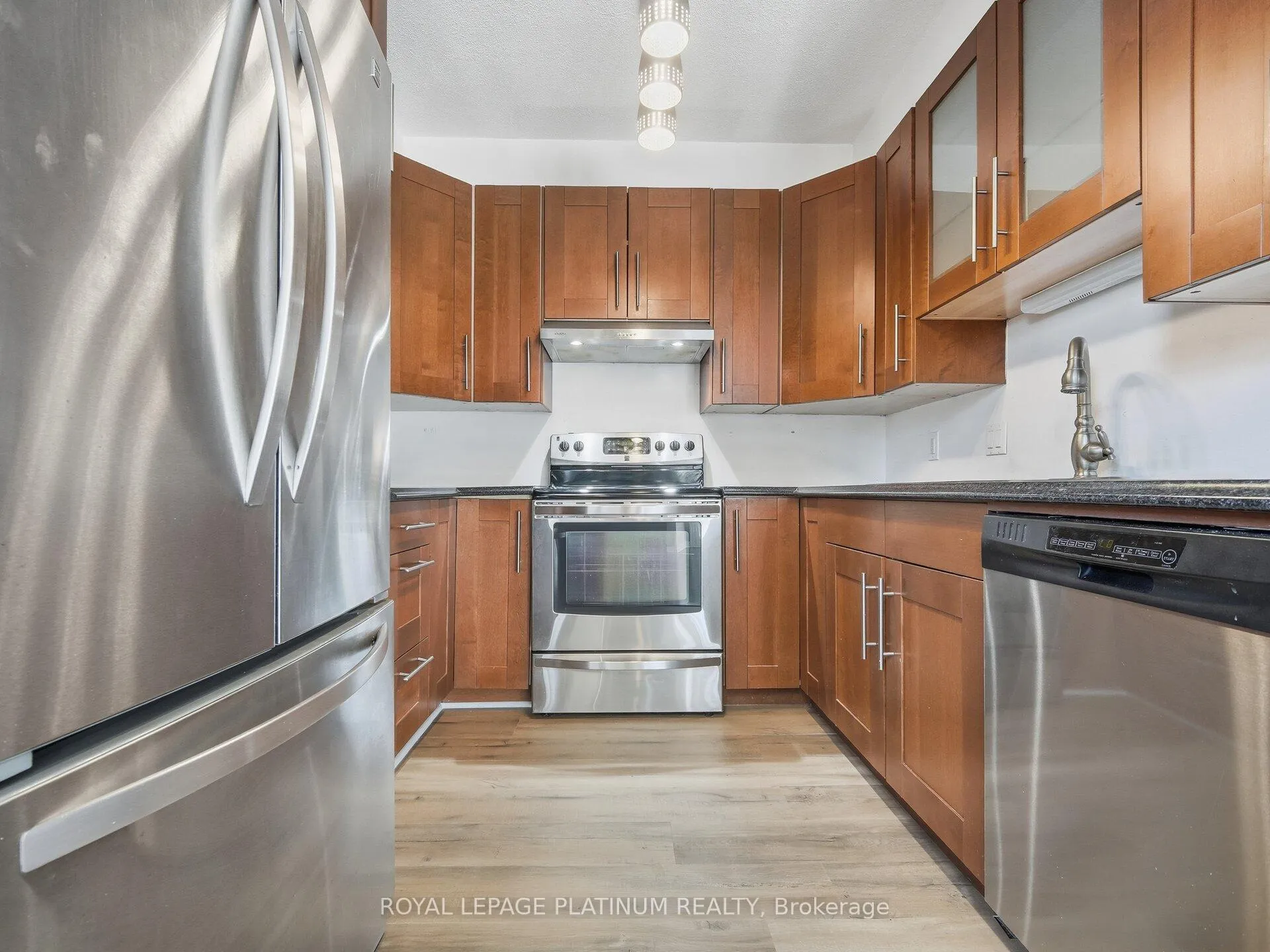 Photo 13 of 33 Campbell Drive, Brampton, Northwood Park — HOMEH