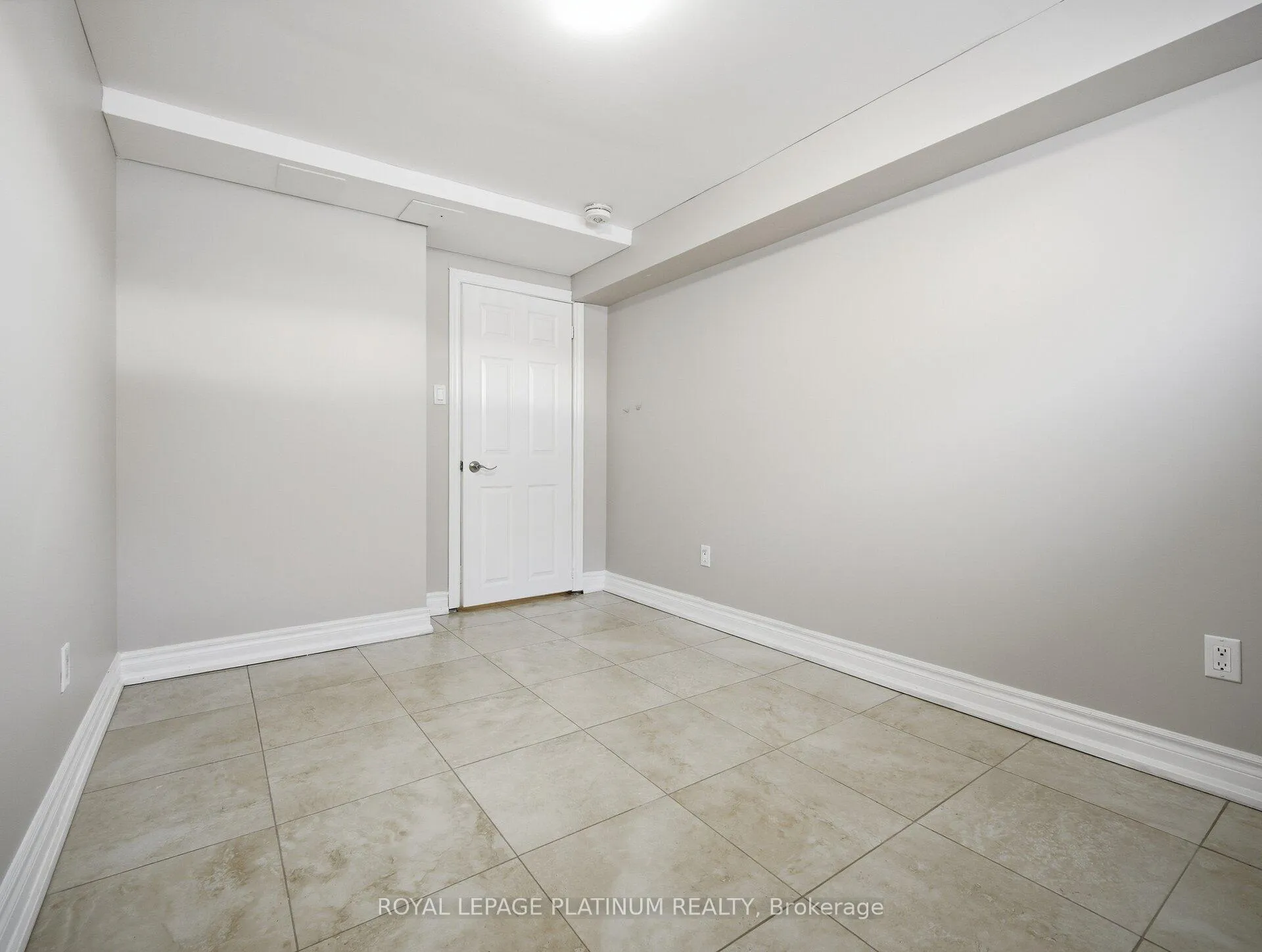 Photo 28 of 33 Campbell Drive, Brampton, Northwood Park — HOMEH