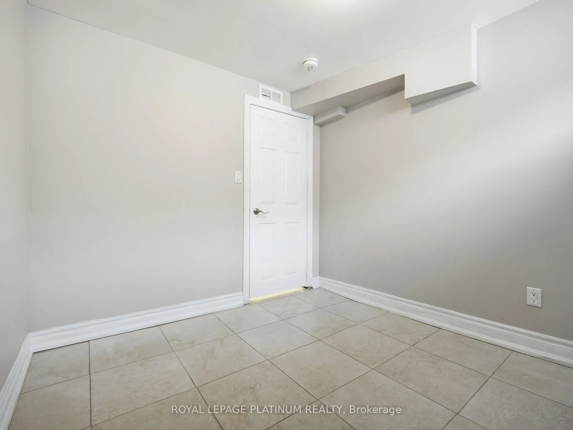 Photo 30 of 33 Campbell Drive, Brampton, Northwood Park — HOMEH