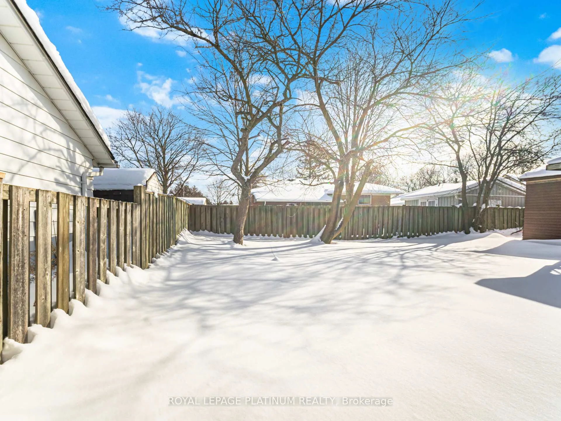 Photo 35 of 33 Campbell Drive, Brampton, Northwood Park — HOMEH