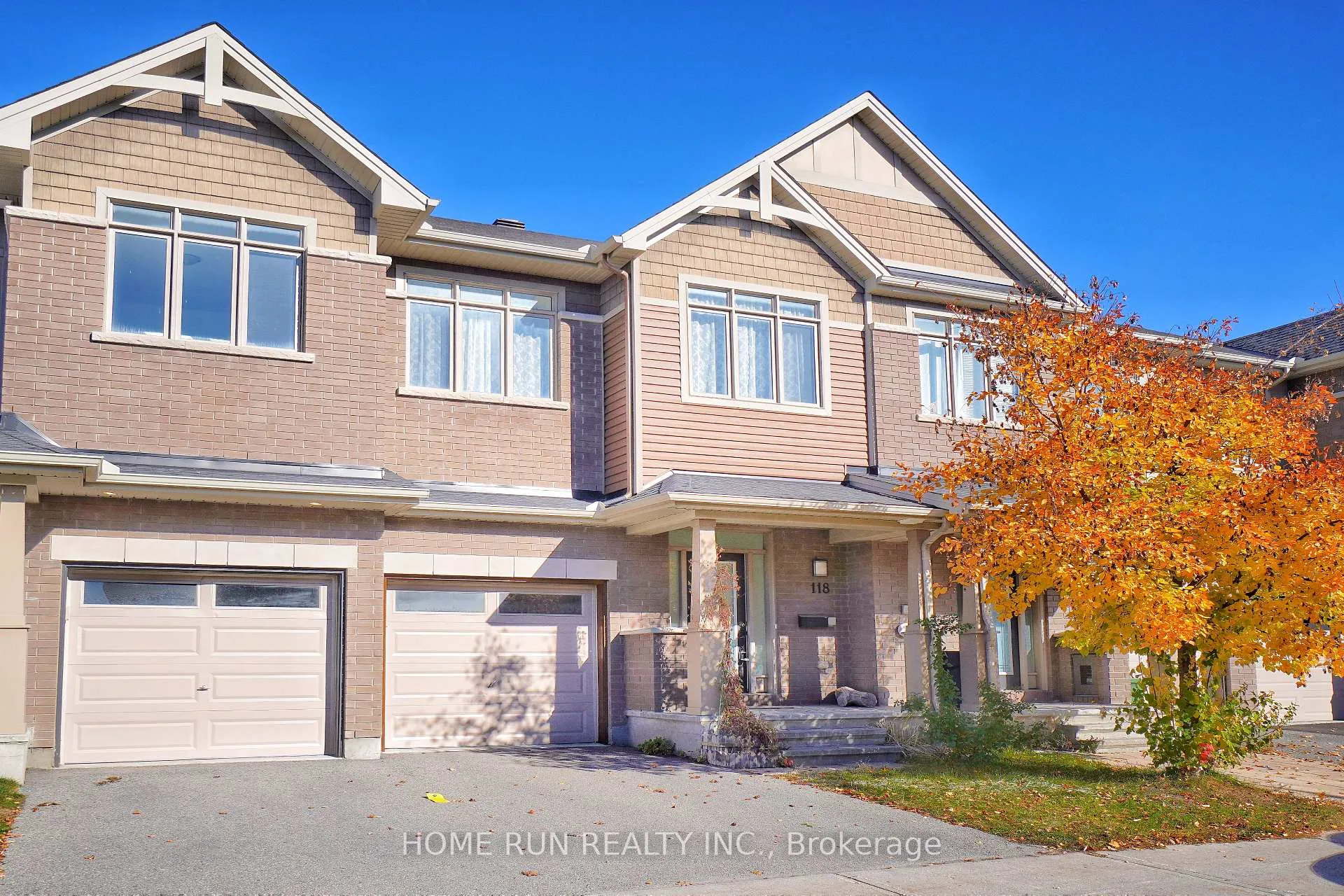 Front of 118 Overberg Way