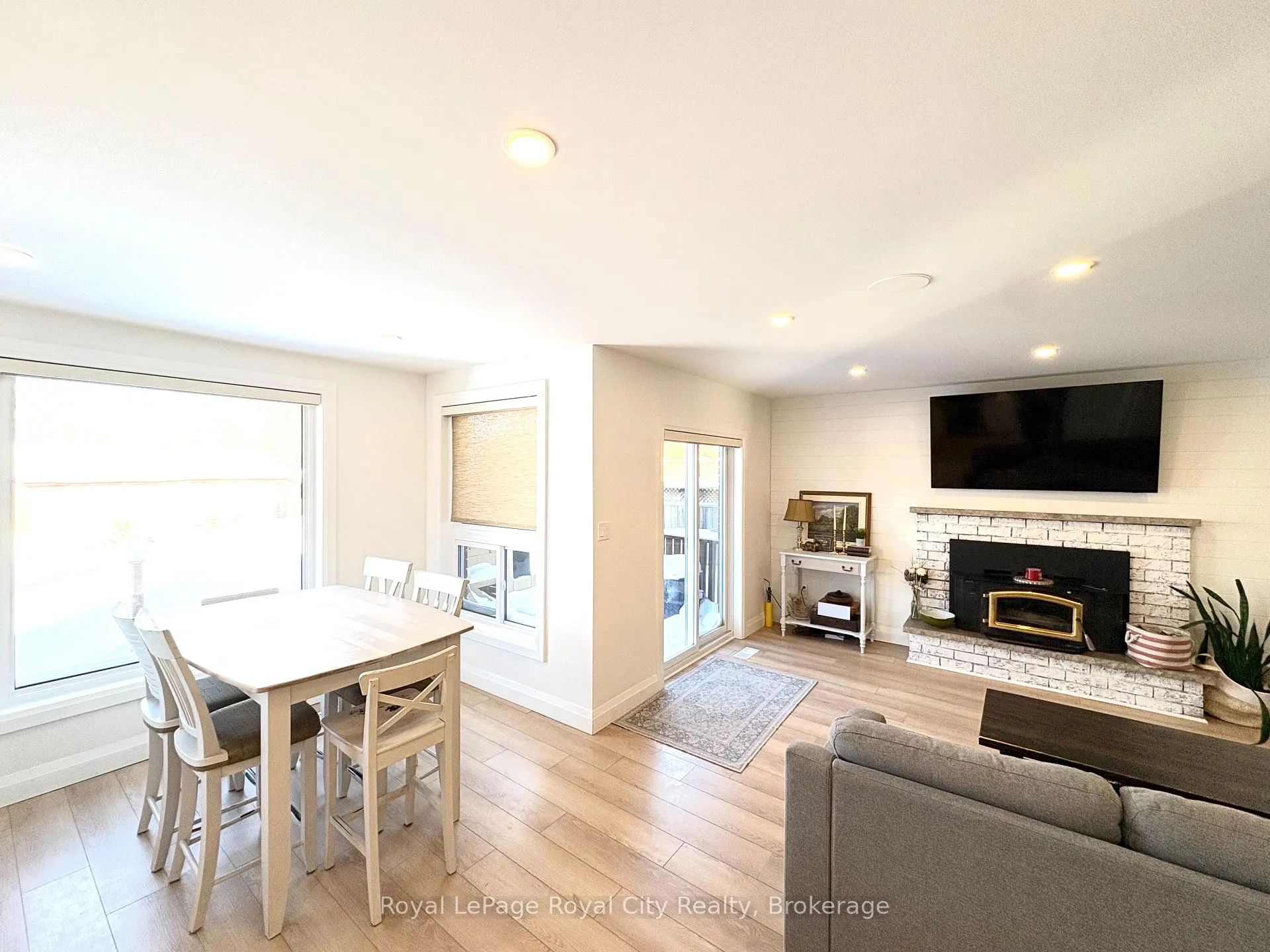 Photo 9 of 82 Gunn Avenue, Cambridge — HOMEH