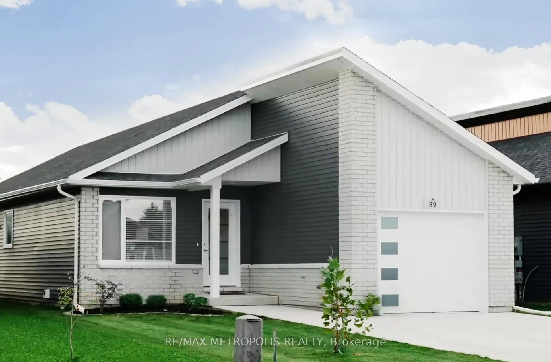 Photo 2 of 89 Moonstone Crescent, Chatham-Kent — HOMEH