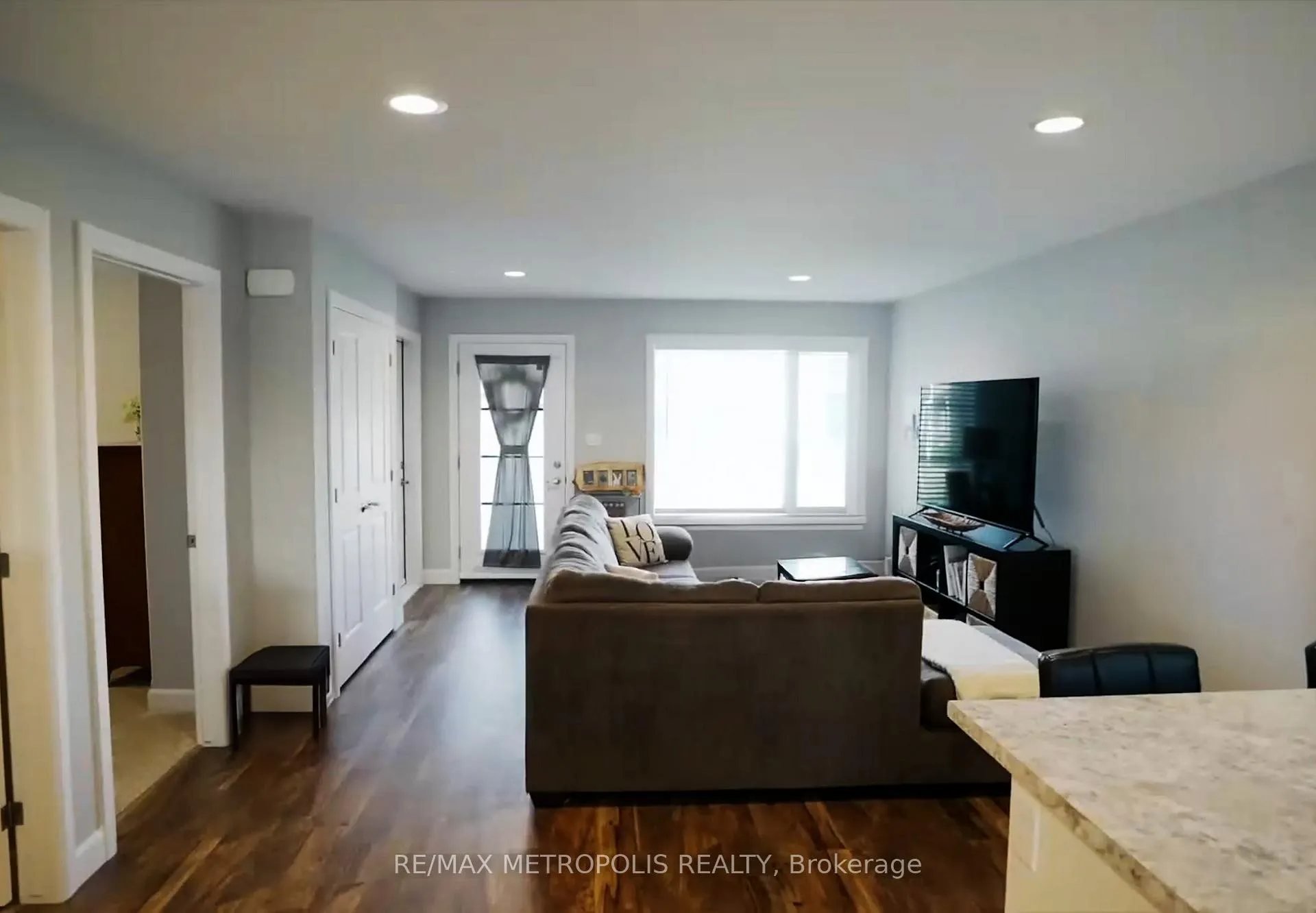 Photo 3 of 89 Moonstone Crescent, Chatham-Kent — HOMEH