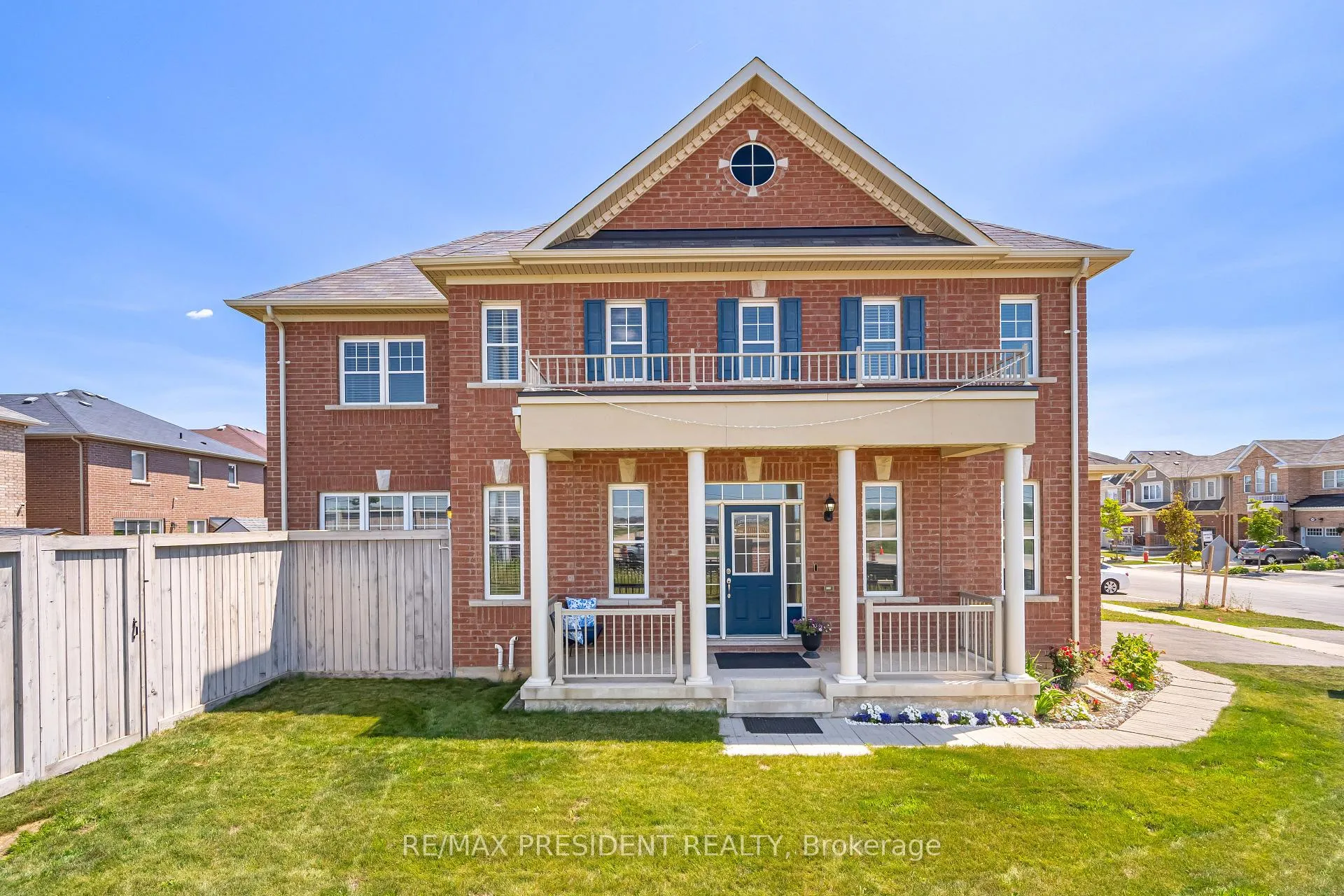 Photo 2 of 581 Edenbrook Hill Drive, Brampton, Northwest Brampton — HOMEH
