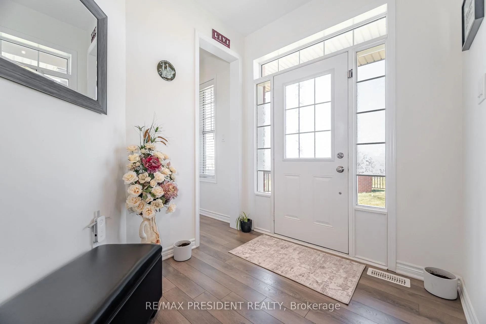 Photo 6 of 581 Edenbrook Hill Drive, Brampton, Northwest Brampton — HOMEH