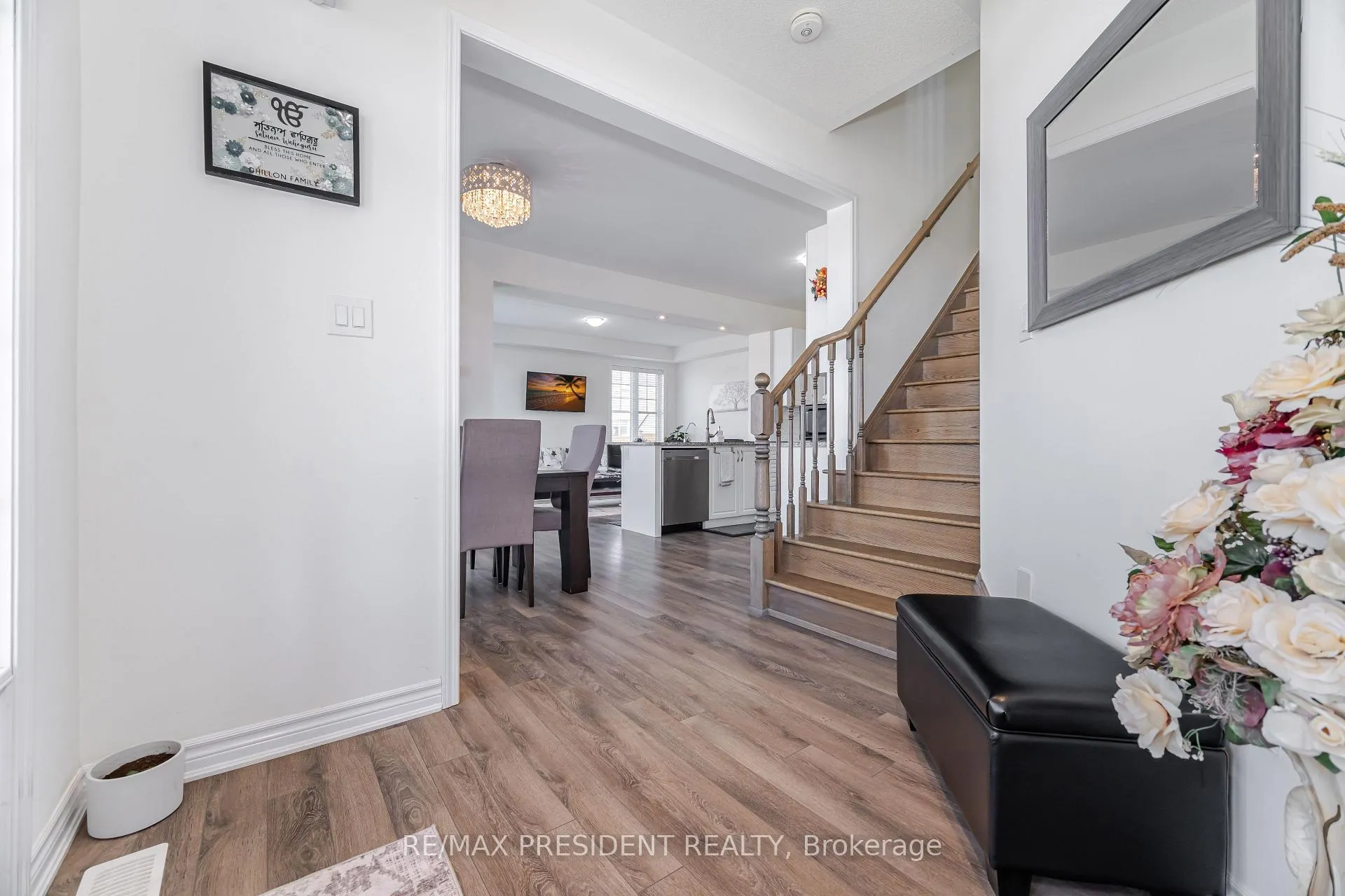 Photo 7 of 581 Edenbrook Hill Drive, Brampton, Northwest Brampton — HOMEH