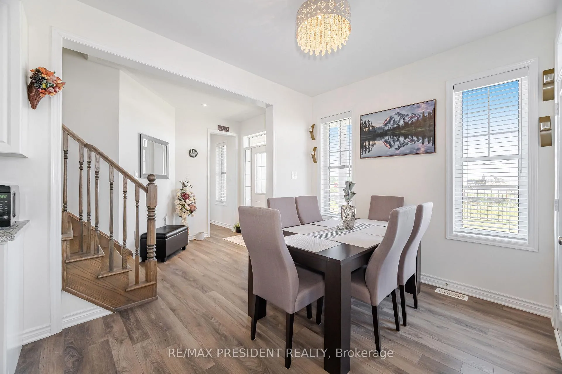 Photo 9 of 581 Edenbrook Hill Drive, Brampton, Northwest Brampton — HOMEH