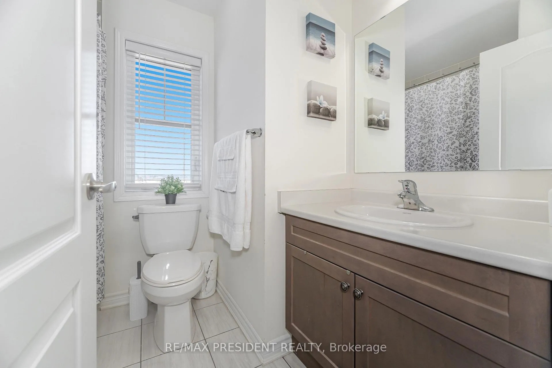 Photo 39 of 581 Edenbrook Hill Drive, Brampton, Northwest Brampton — HOMEH