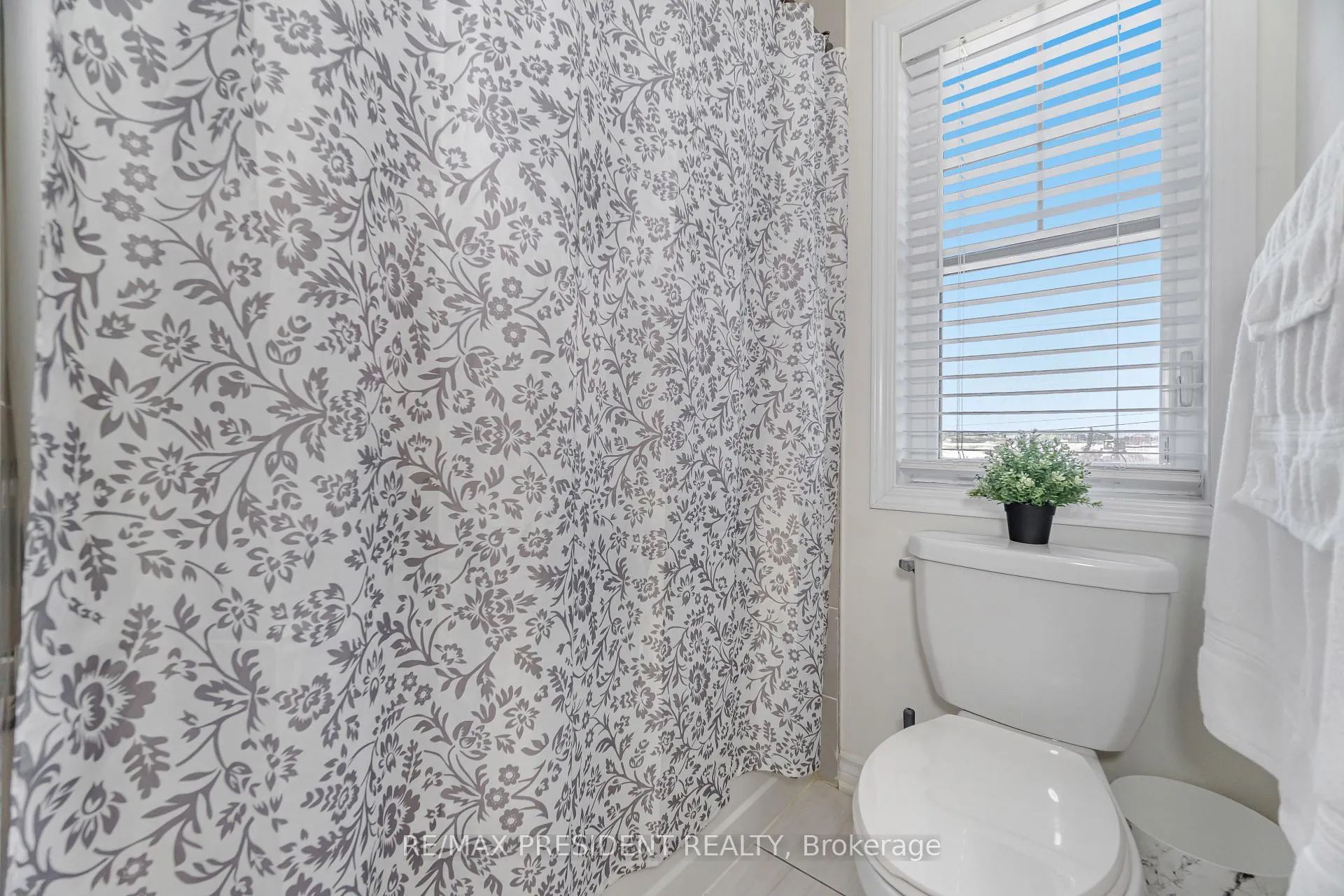 Photo 40 of 581 Edenbrook Hill Drive, Brampton, Northwest Brampton — HOMEH