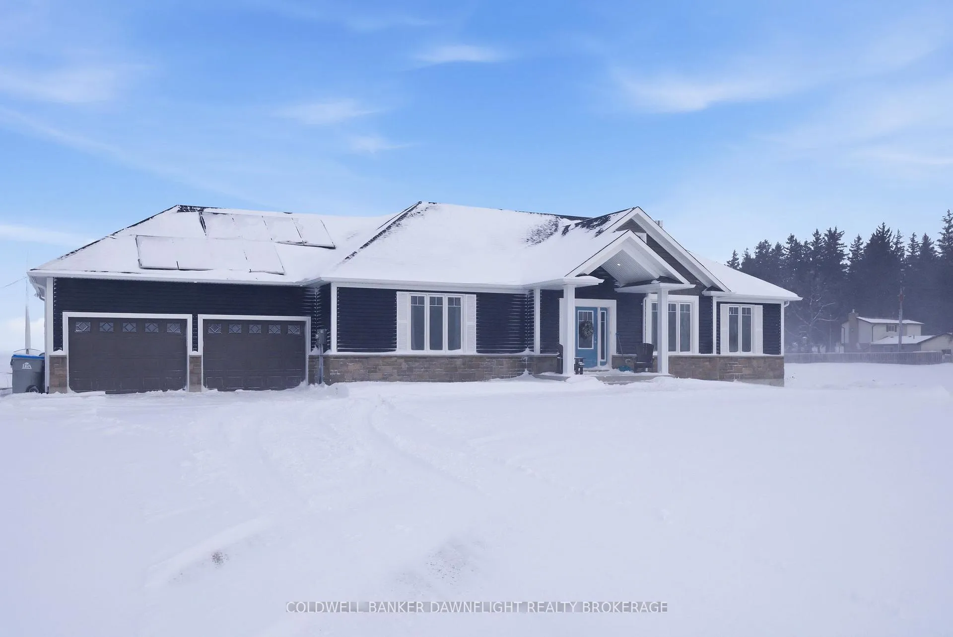 Photo 2 of 60 Victoria Avenue W, South Huron, Stephen — HOMEH