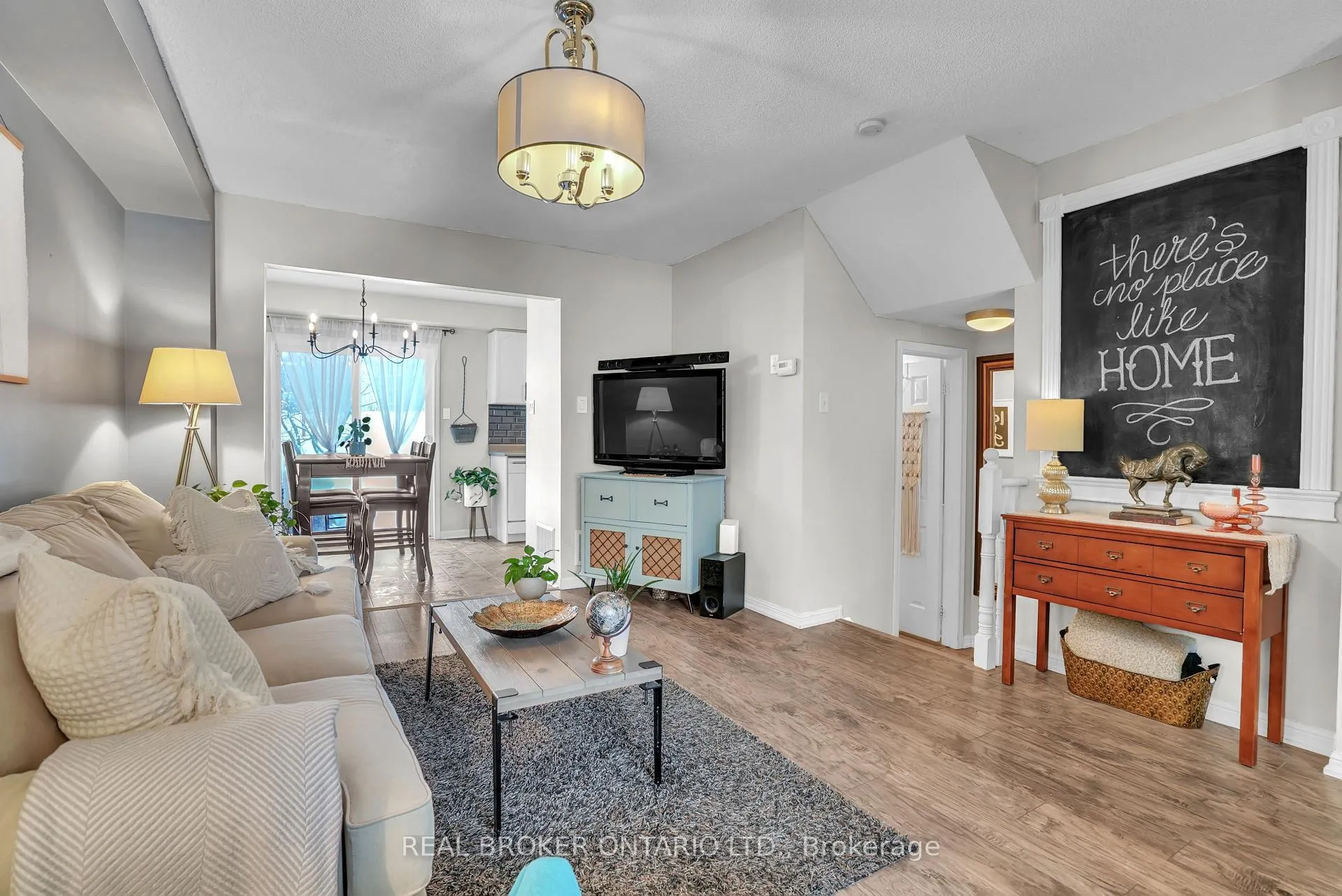 Photo 2 of 389 Ferndale Drive S, Barrie, Ardagh — HOMEH