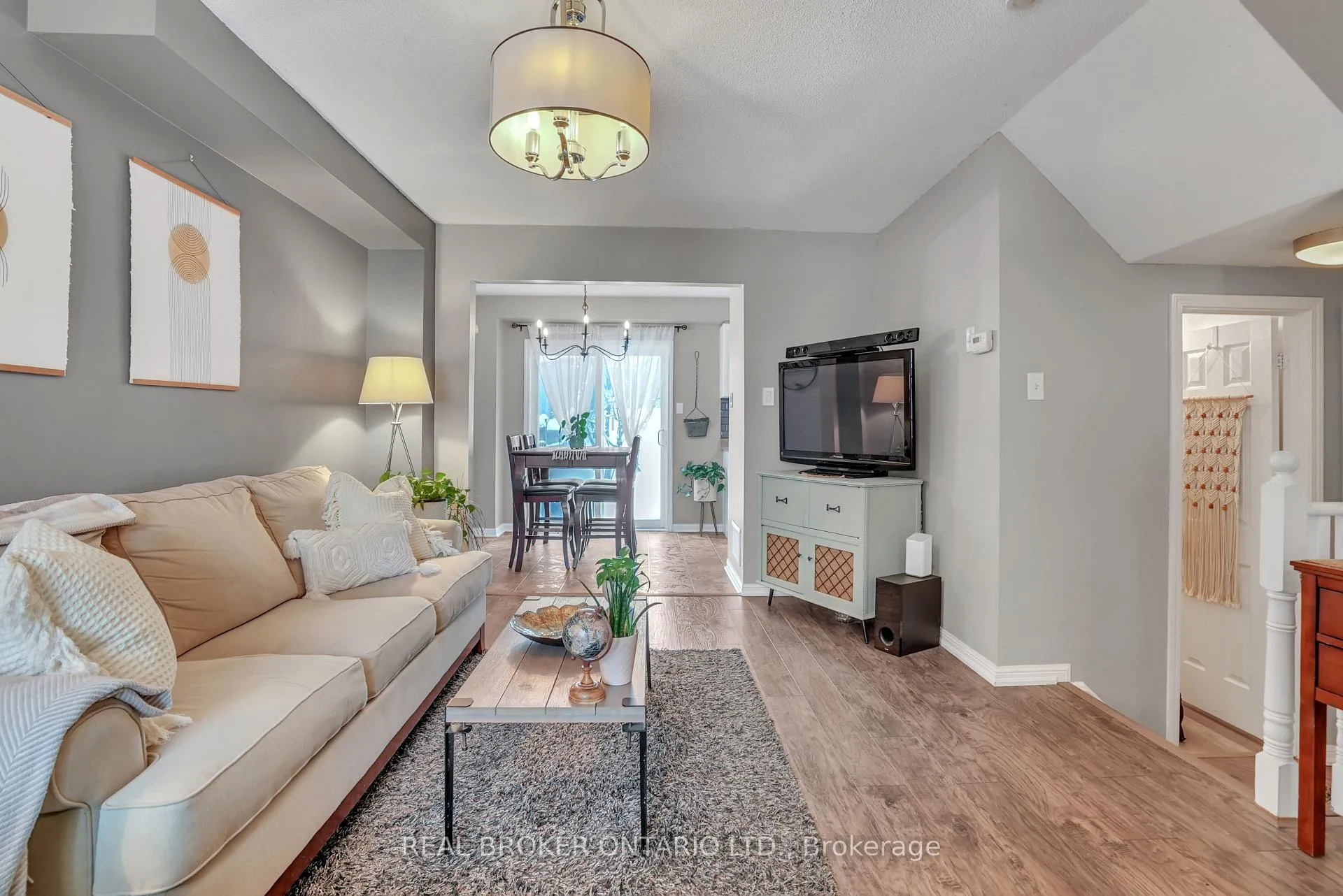 Photo 4 of 389 Ferndale Drive S, Barrie, Ardagh — HOMEH