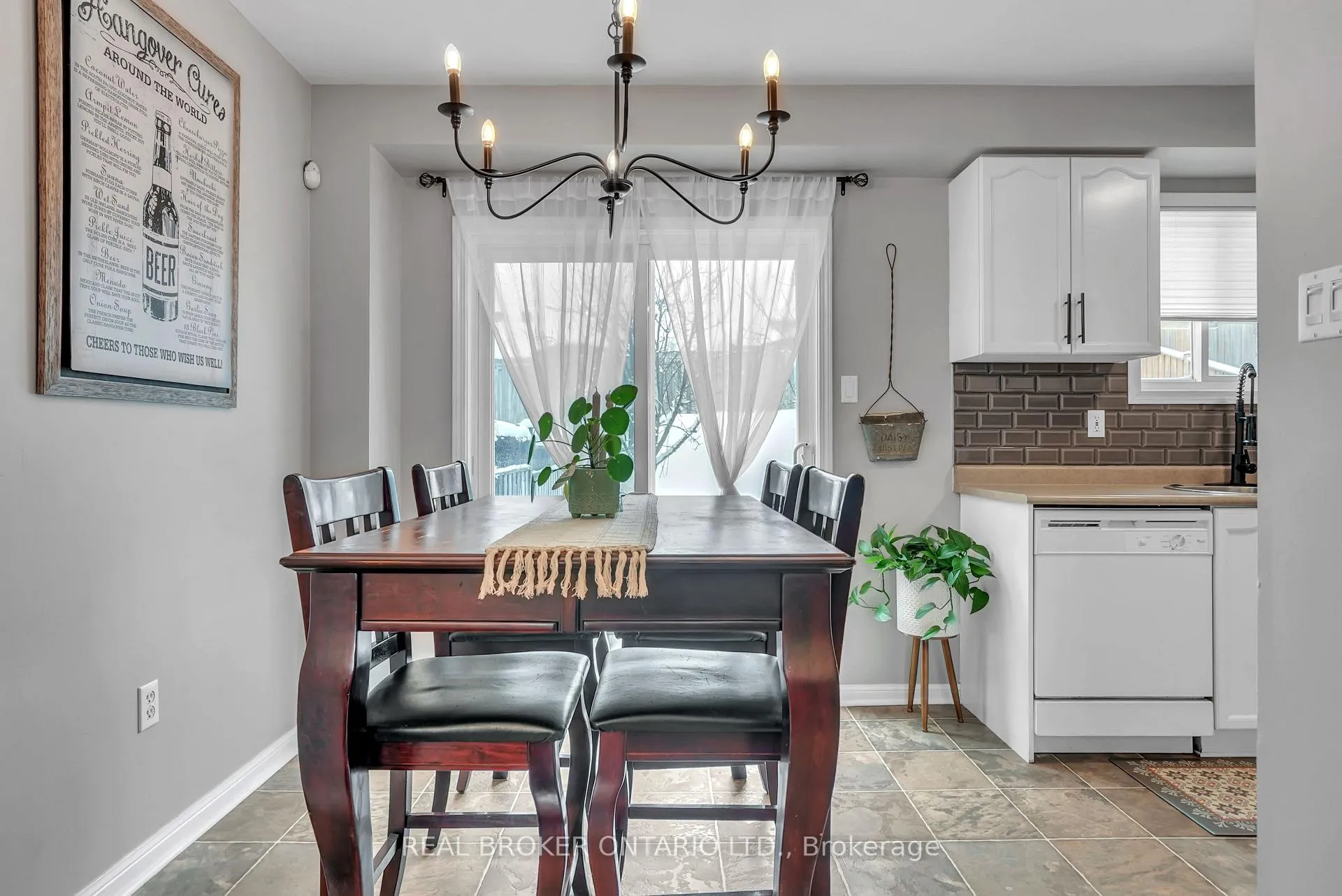 Photo 7 of 389 Ferndale Drive S, Barrie, Ardagh — HOMEH