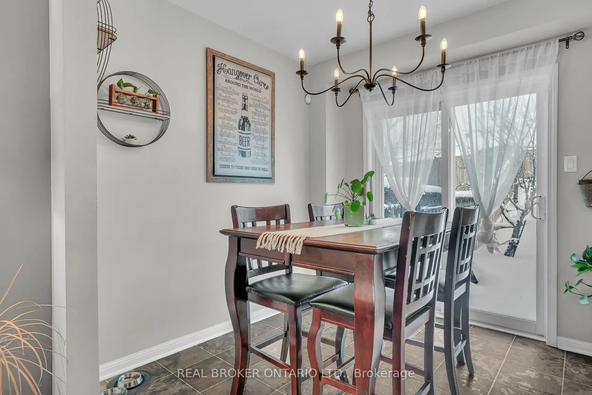 Photo 8 of 389 Ferndale Drive S, Barrie, Ardagh — HOMEH