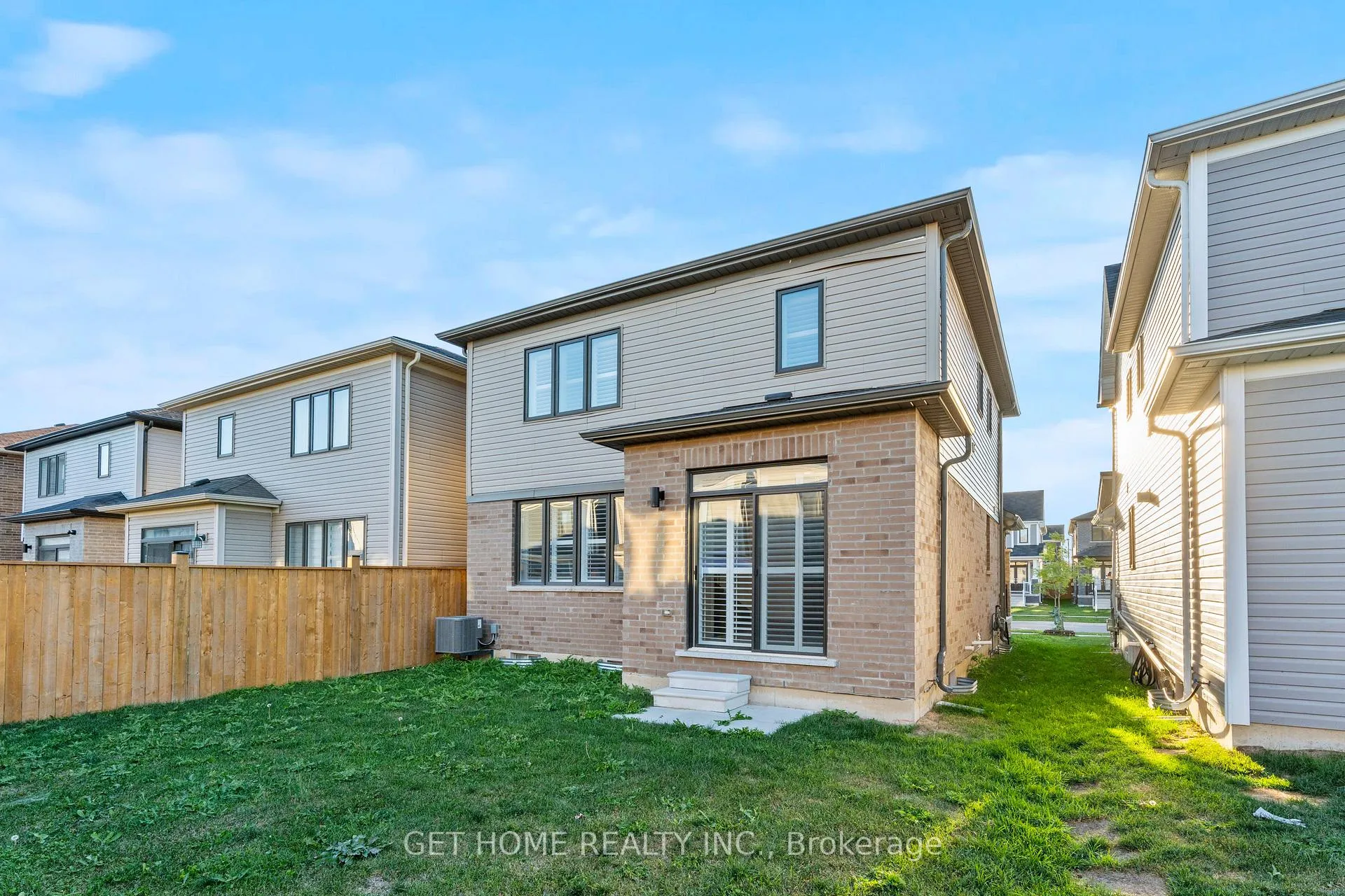 Photo 33 of 67 Lillian Way, Haldimand — HOMEH