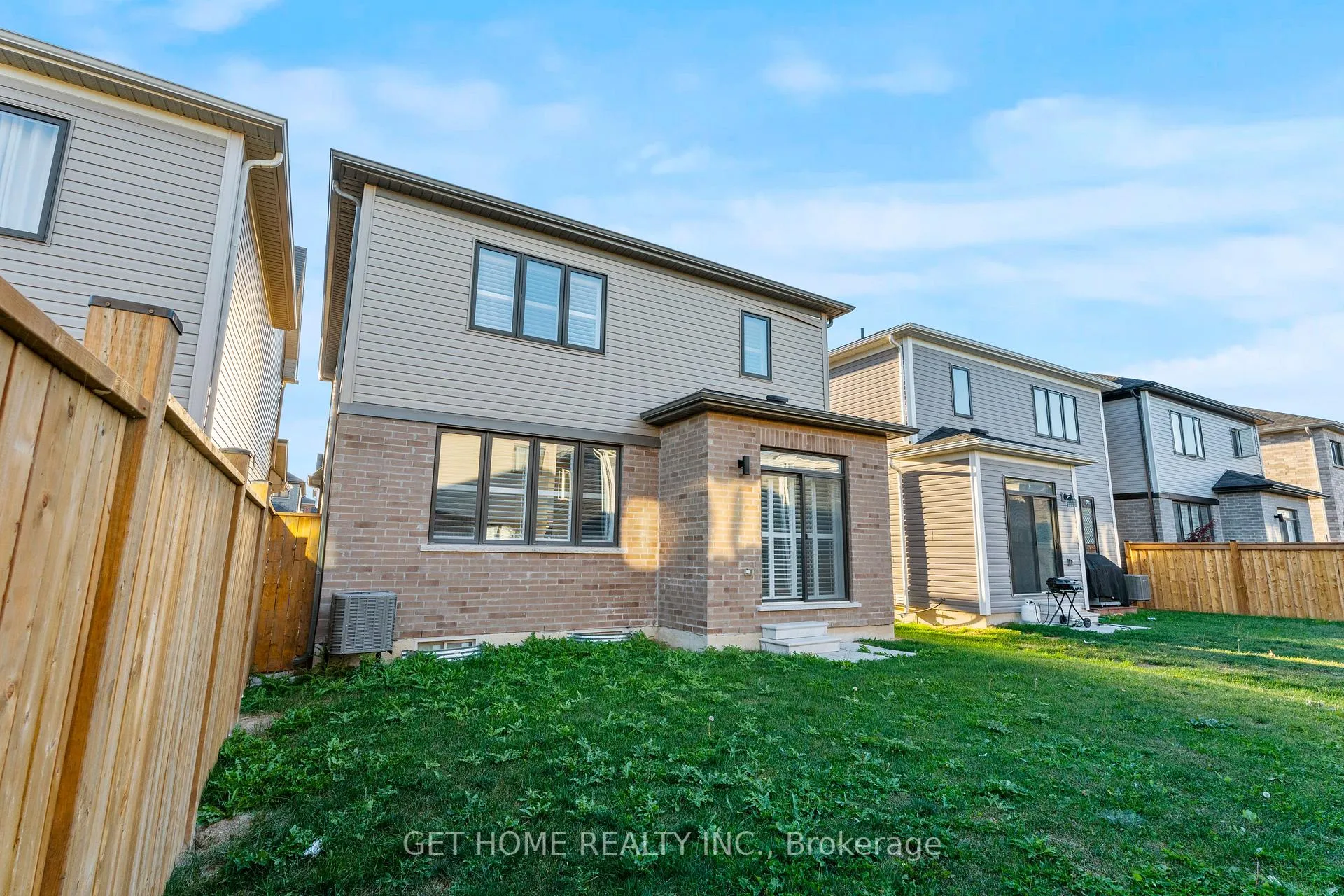 Photo 35 of 67 Lillian Way, Haldimand — HOMEH
