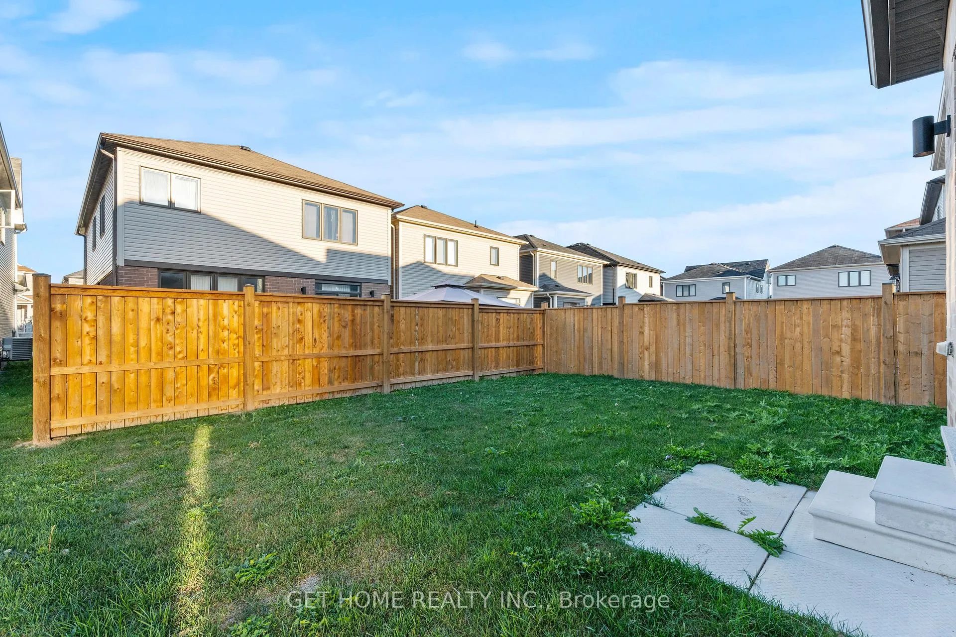 Photo 37 of 67 Lillian Way, Haldimand — HOMEH
