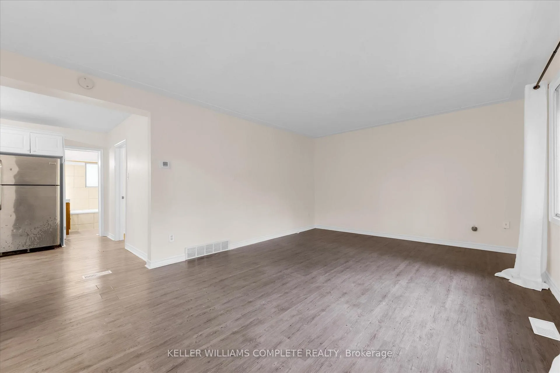 Photo 4 of 62 Bond Street, Kitchener, Fairfield — HOMEH