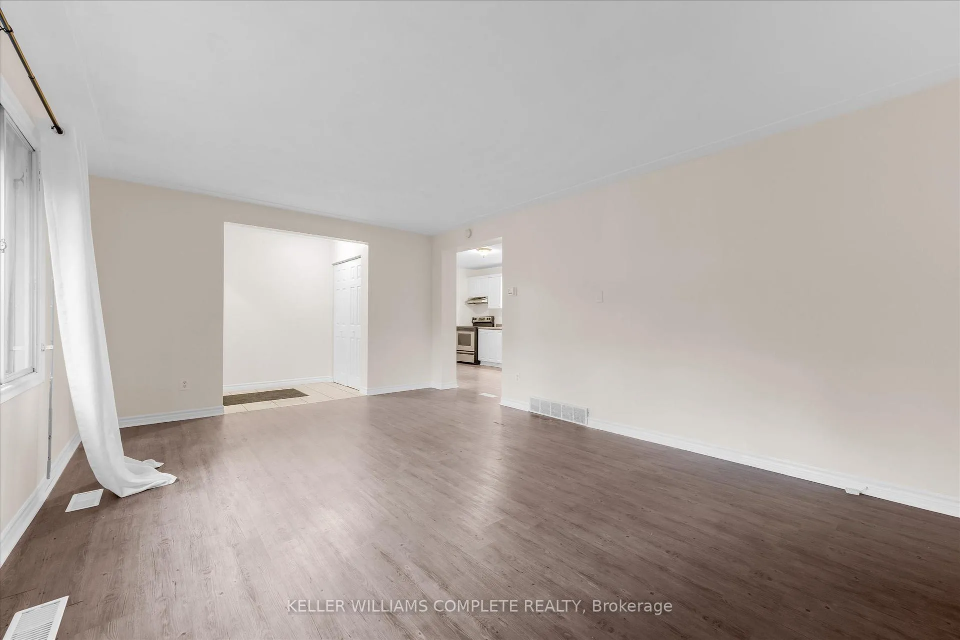 Photo 5 of 62 Bond Street, Kitchener, Fairfield — HOMEH
