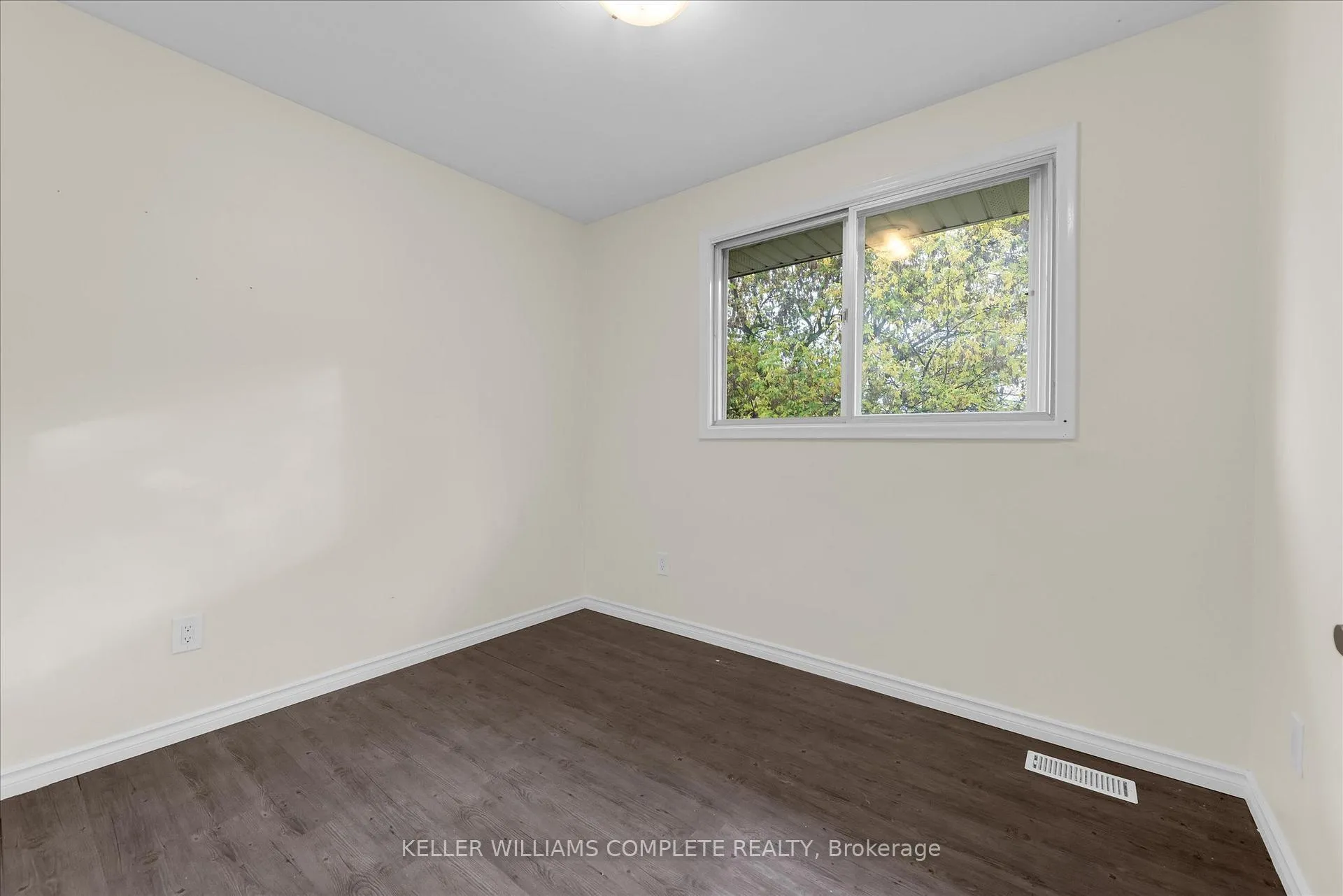 Photo 24 of 62 Bond Street, Kitchener, Fairfield — HOMEH
