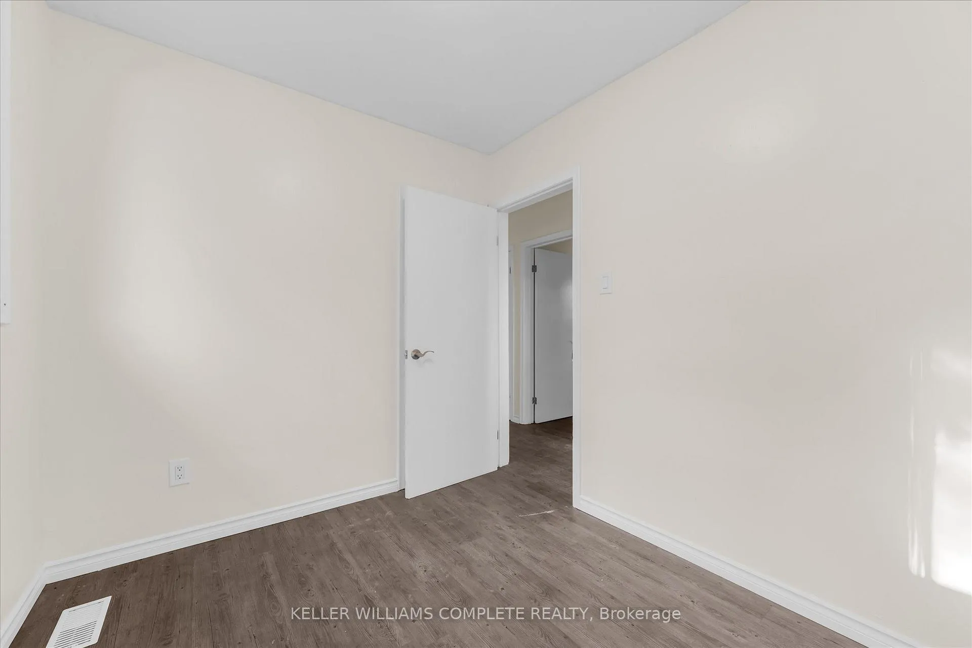 Photo 25 of 62 Bond Street, Kitchener, Fairfield — HOMEH