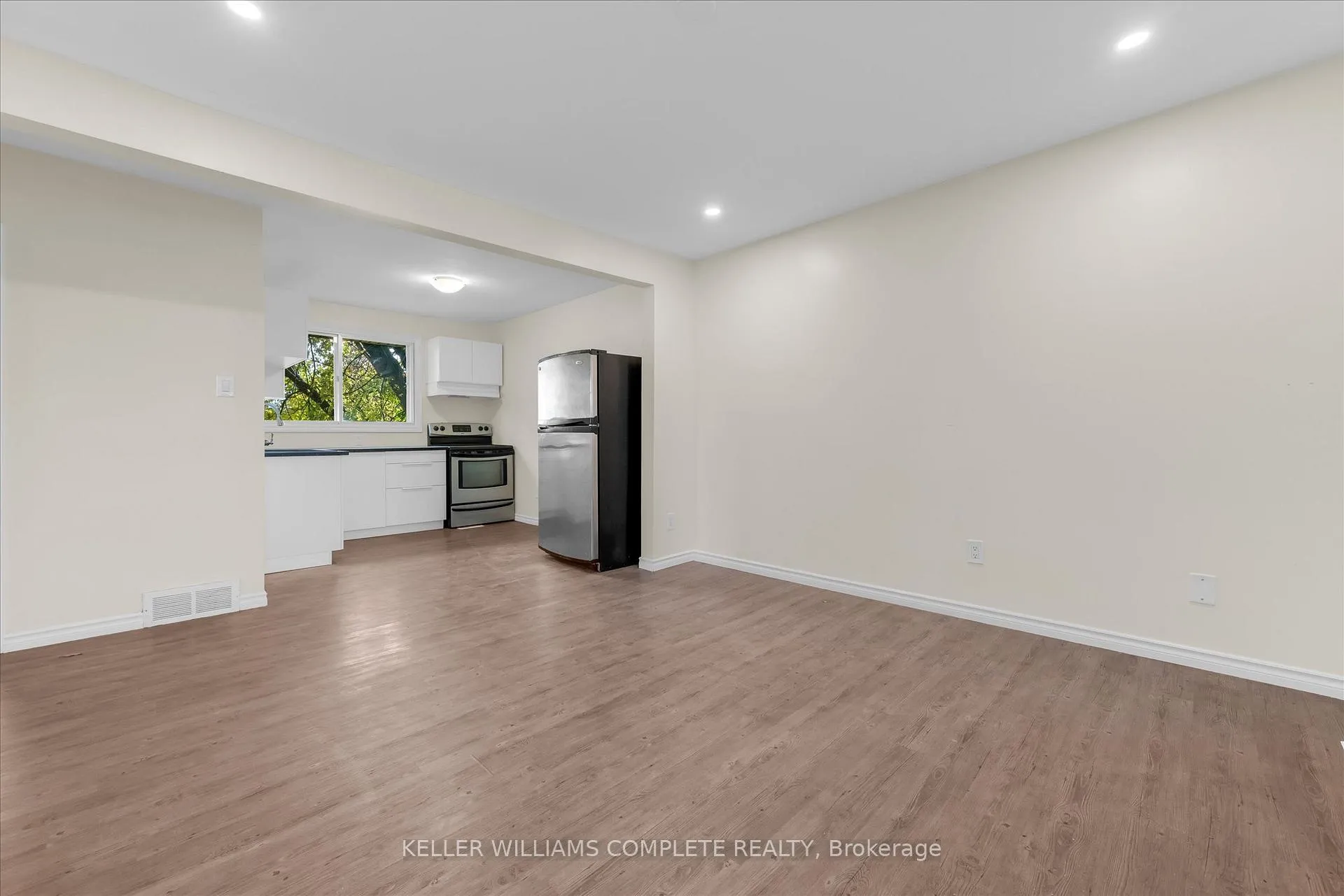 Photo 32 of 62 Bond Street, Kitchener, Fairfield — HOMEH