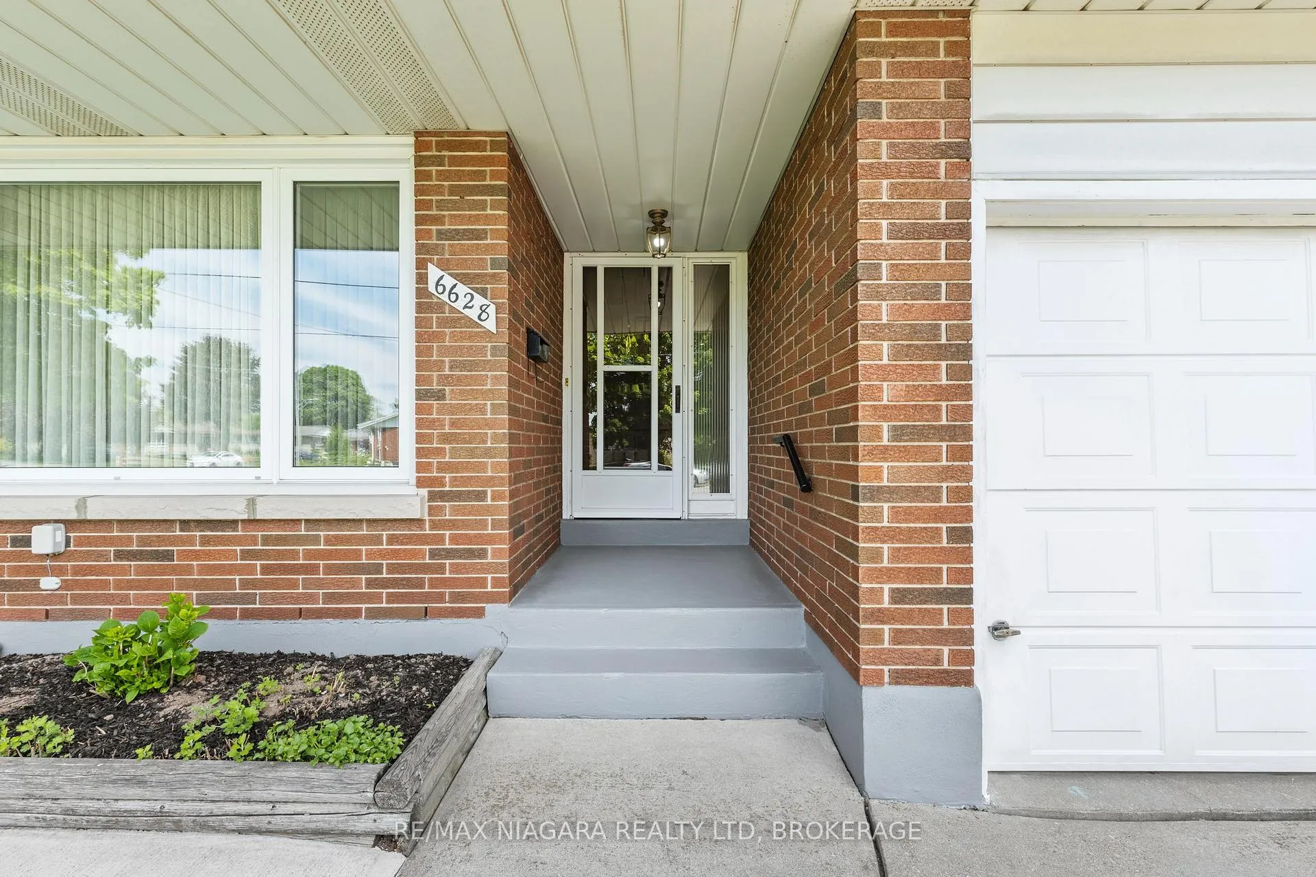 Photo 5 of 6628 Argyll Crescent, Niagara Falls, Arad/Fallsview — HOMEH