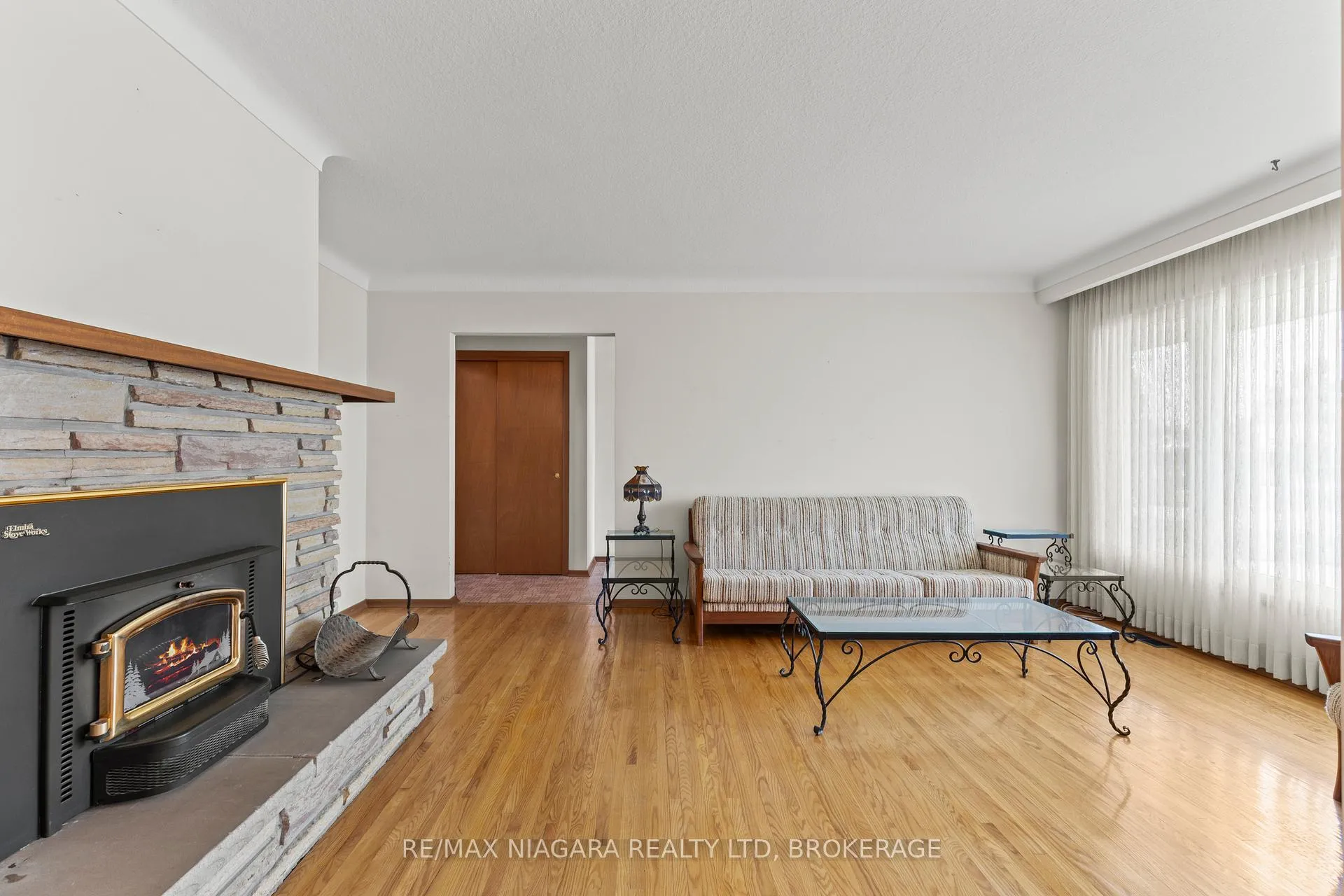 Photo 9 of 6628 Argyll Crescent, Niagara Falls, Arad/Fallsview — HOMEH