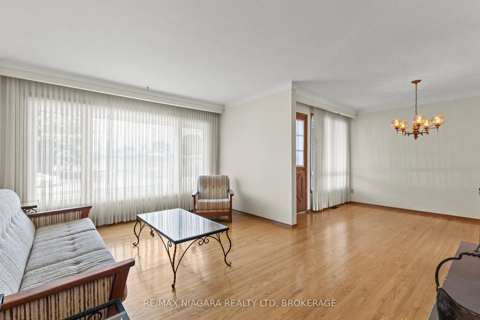 Photo 10 of 6628 Argyll Crescent, Niagara Falls, Arad/Fallsview — HOMEH