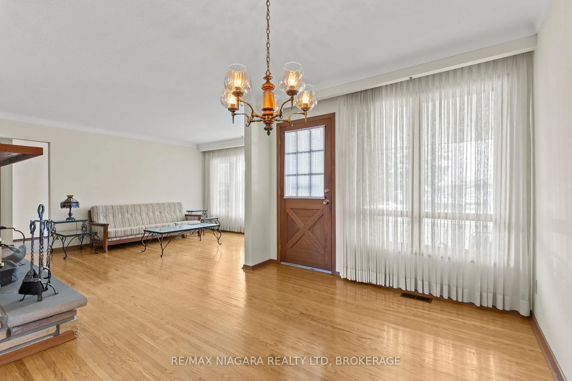 Photo 13 of 6628 Argyll Crescent, Niagara Falls, Arad/Fallsview — HOMEH