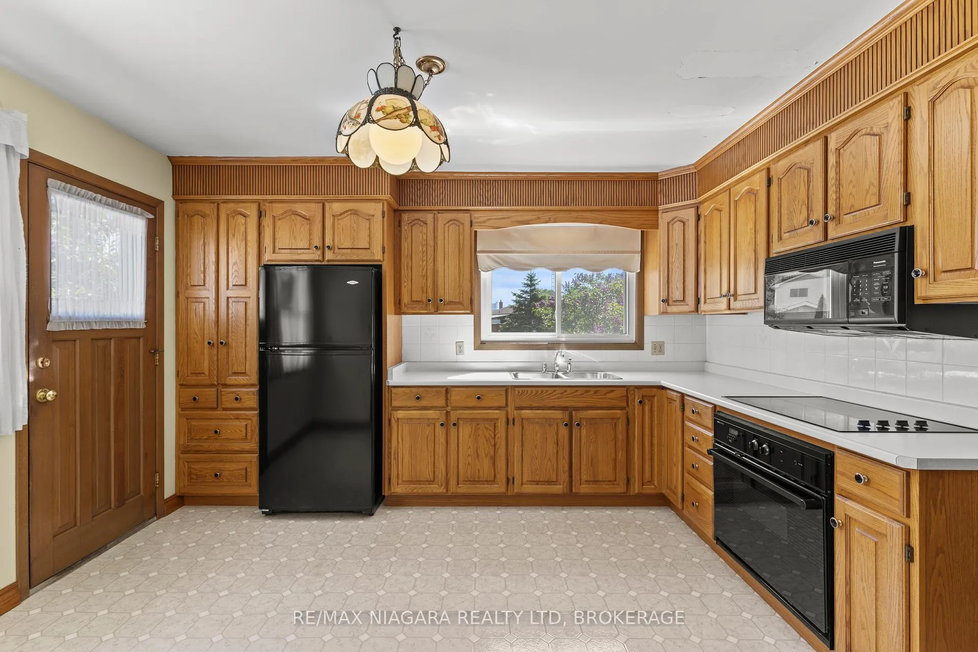 Photo 15 of 6628 Argyll Crescent, Niagara Falls, Arad/Fallsview — HOMEH