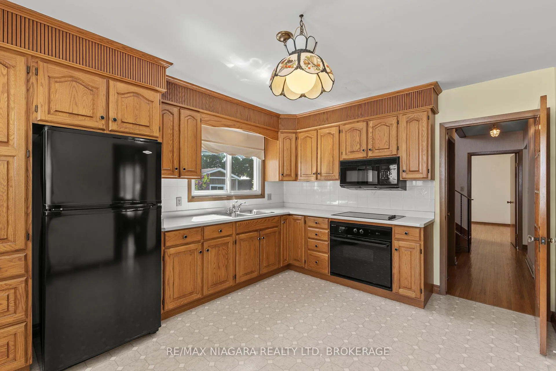 Photo 16 of 6628 Argyll Crescent, Niagara Falls, Arad/Fallsview — HOMEH