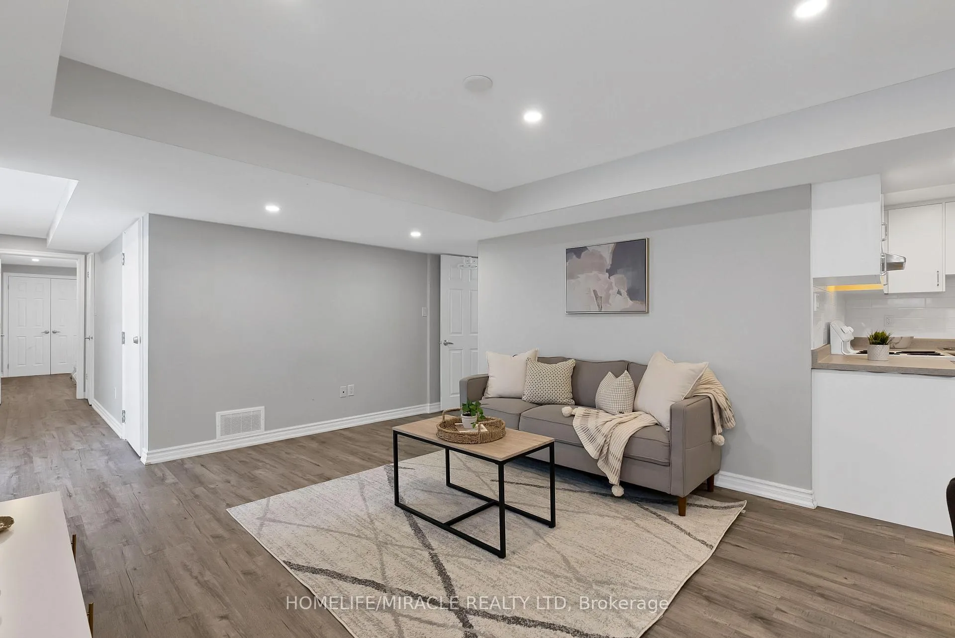 Photo 33 of 12 Ringway Road, Brampton, Northwest Brampton — HOMEH